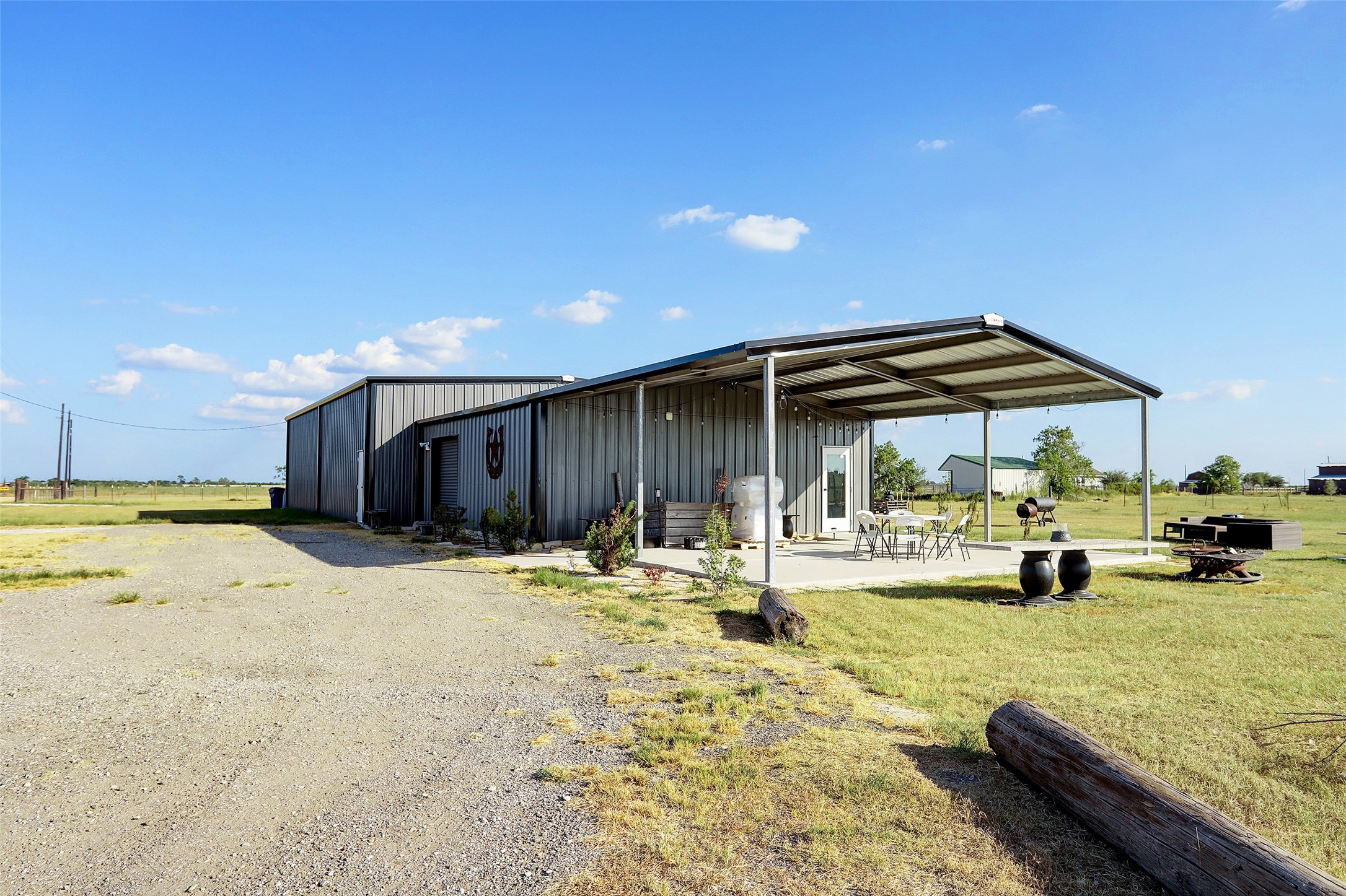 1657 Meier Road S Property Photo