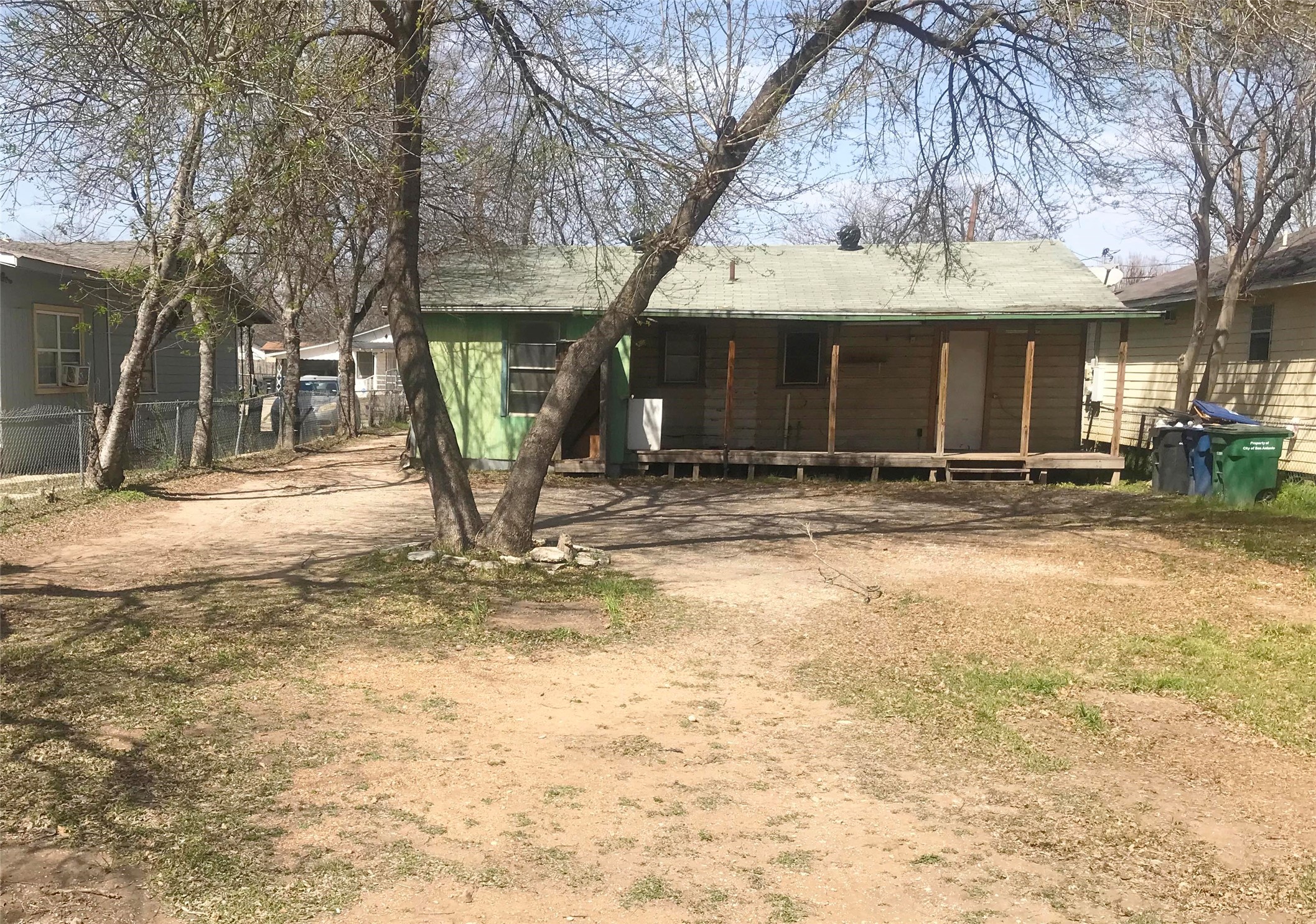 614 Sunglo Drive Property Photo 1