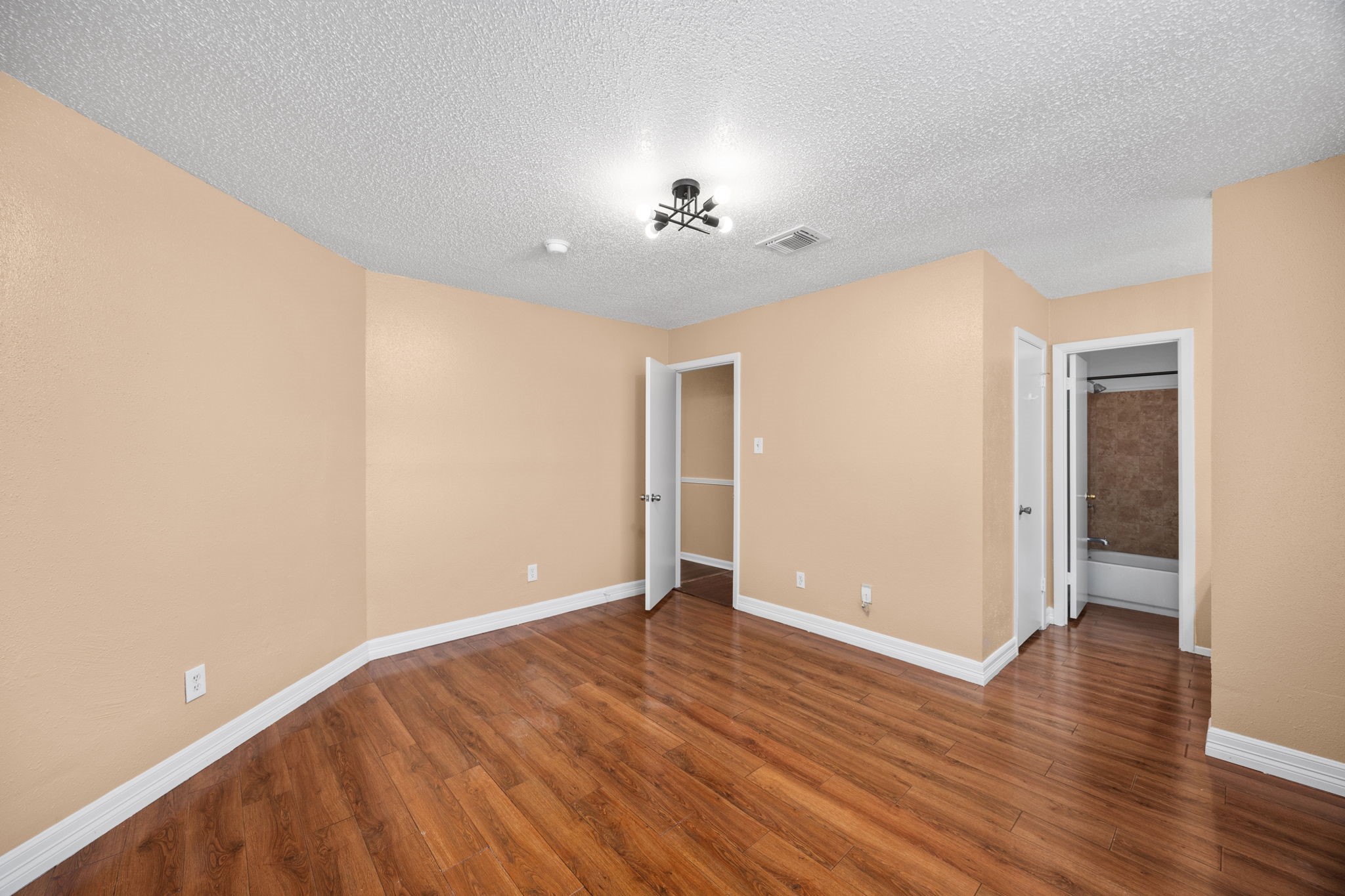 1014 Three Forks Drive Property Photo 12