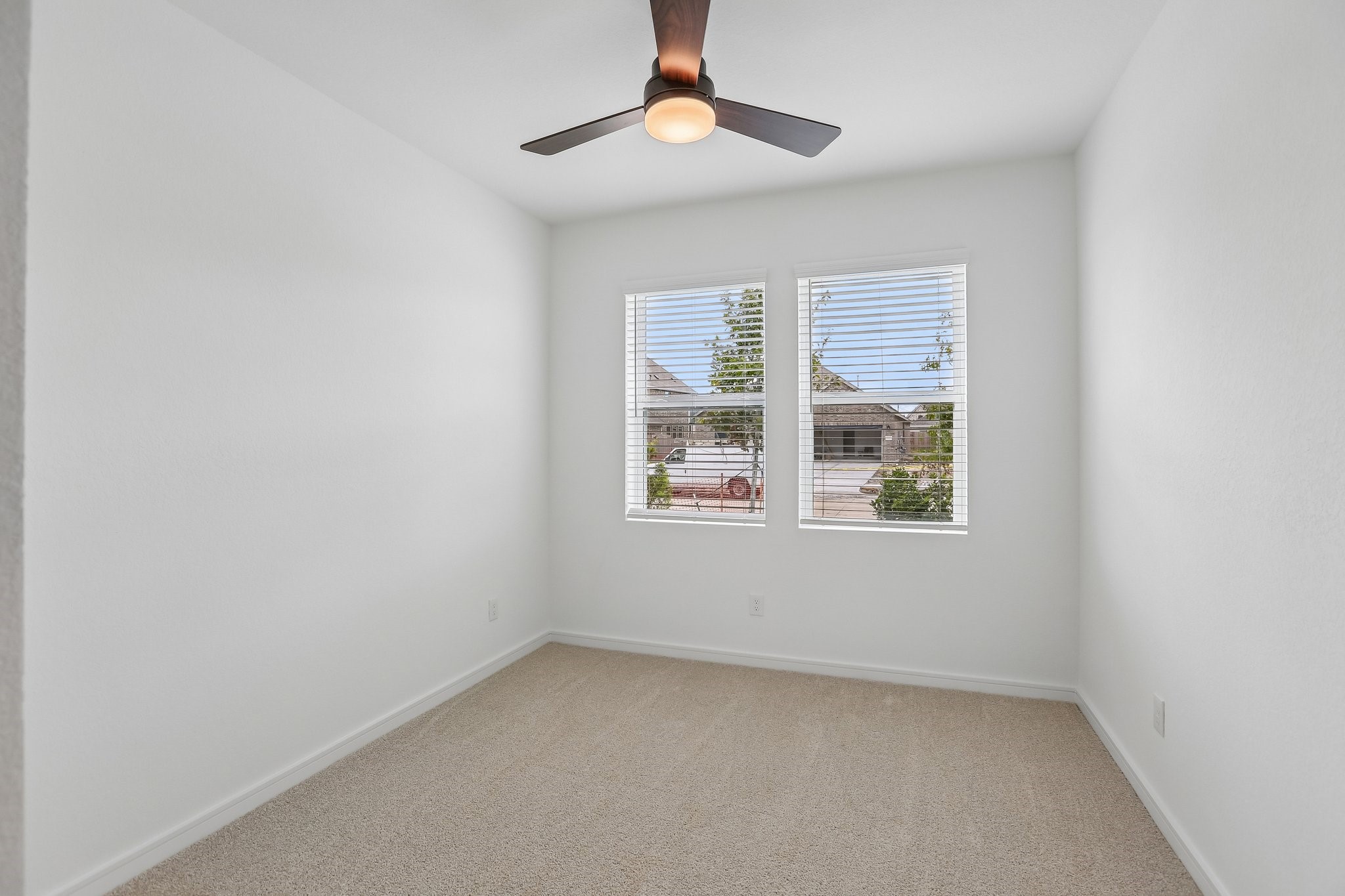 7922 Jade Crest Drive Property Photo 3