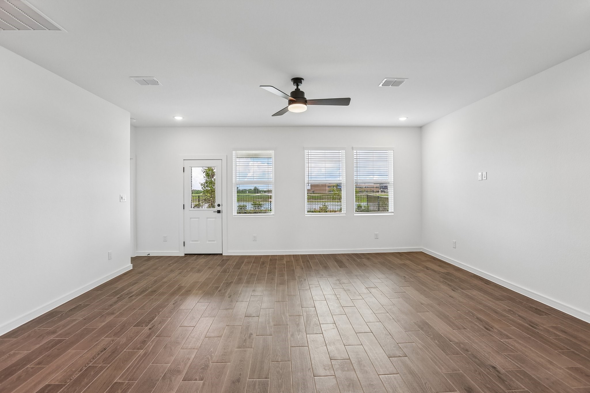 7922 Jade Crest Drive Property Photo 8