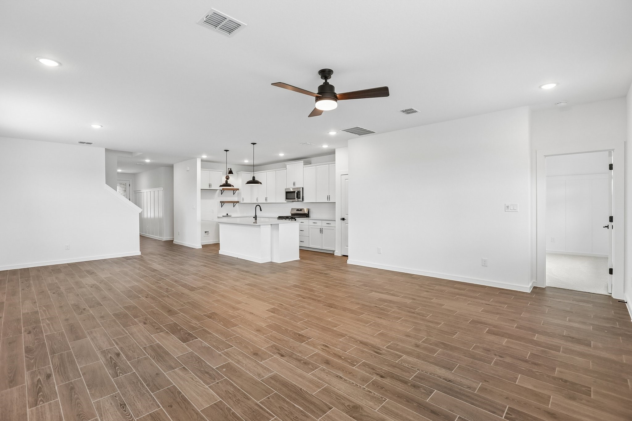 7922 Jade Crest Drive Property Photo 9