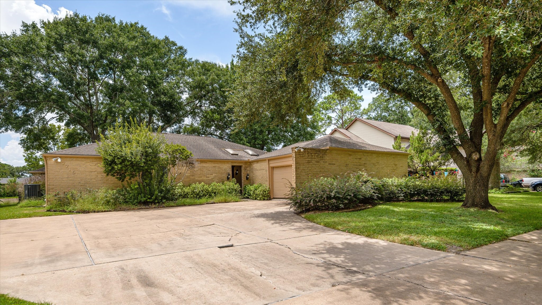 7715 Brush Wood Drive Property Photo 1