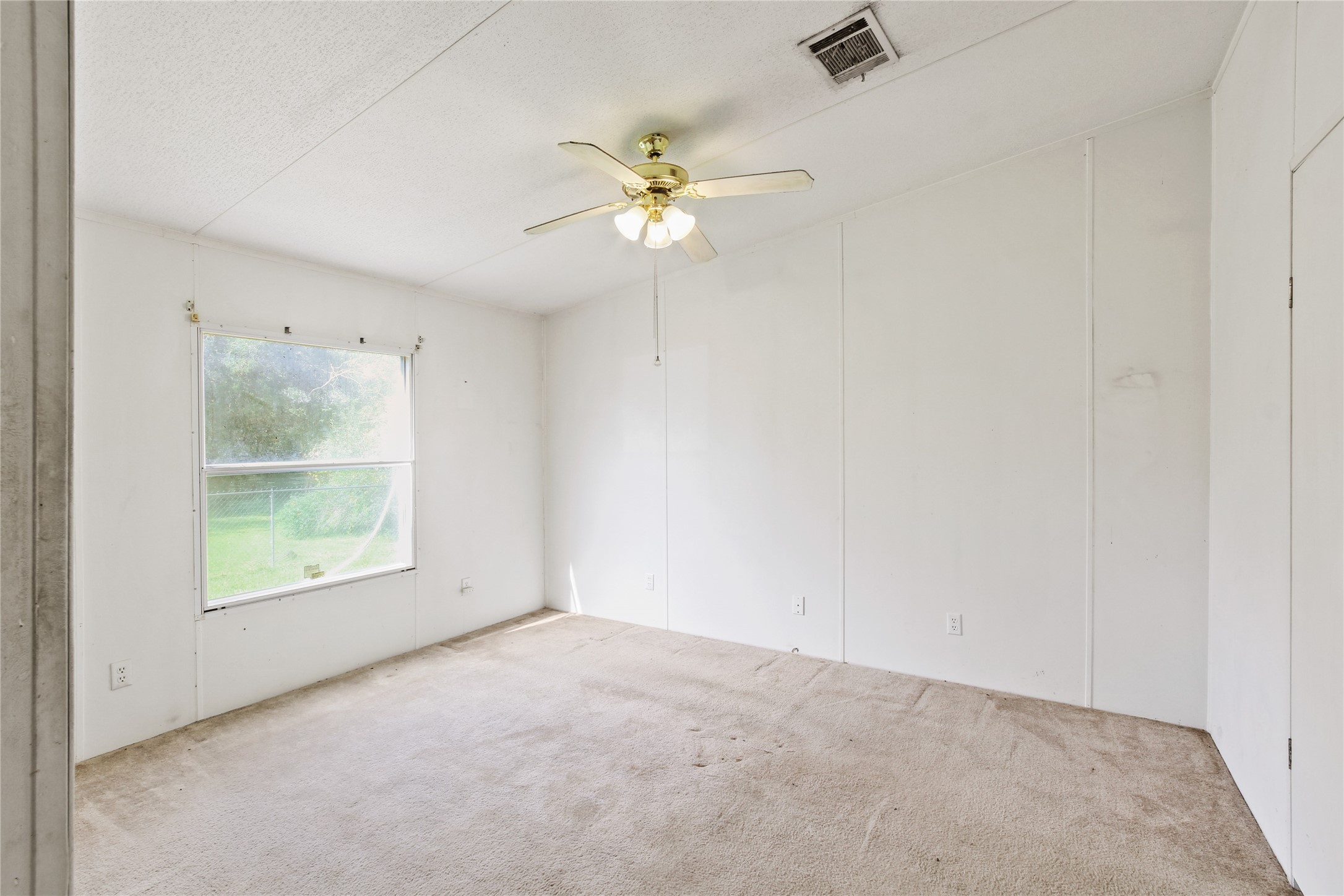 5823 County Road 166 Property Photo 7