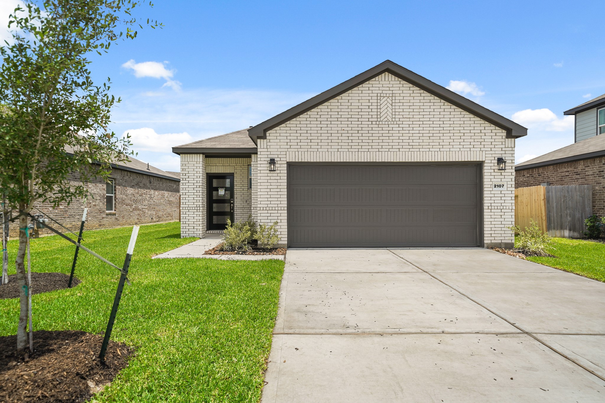 2107 Spyglass Drive Property Photo 1