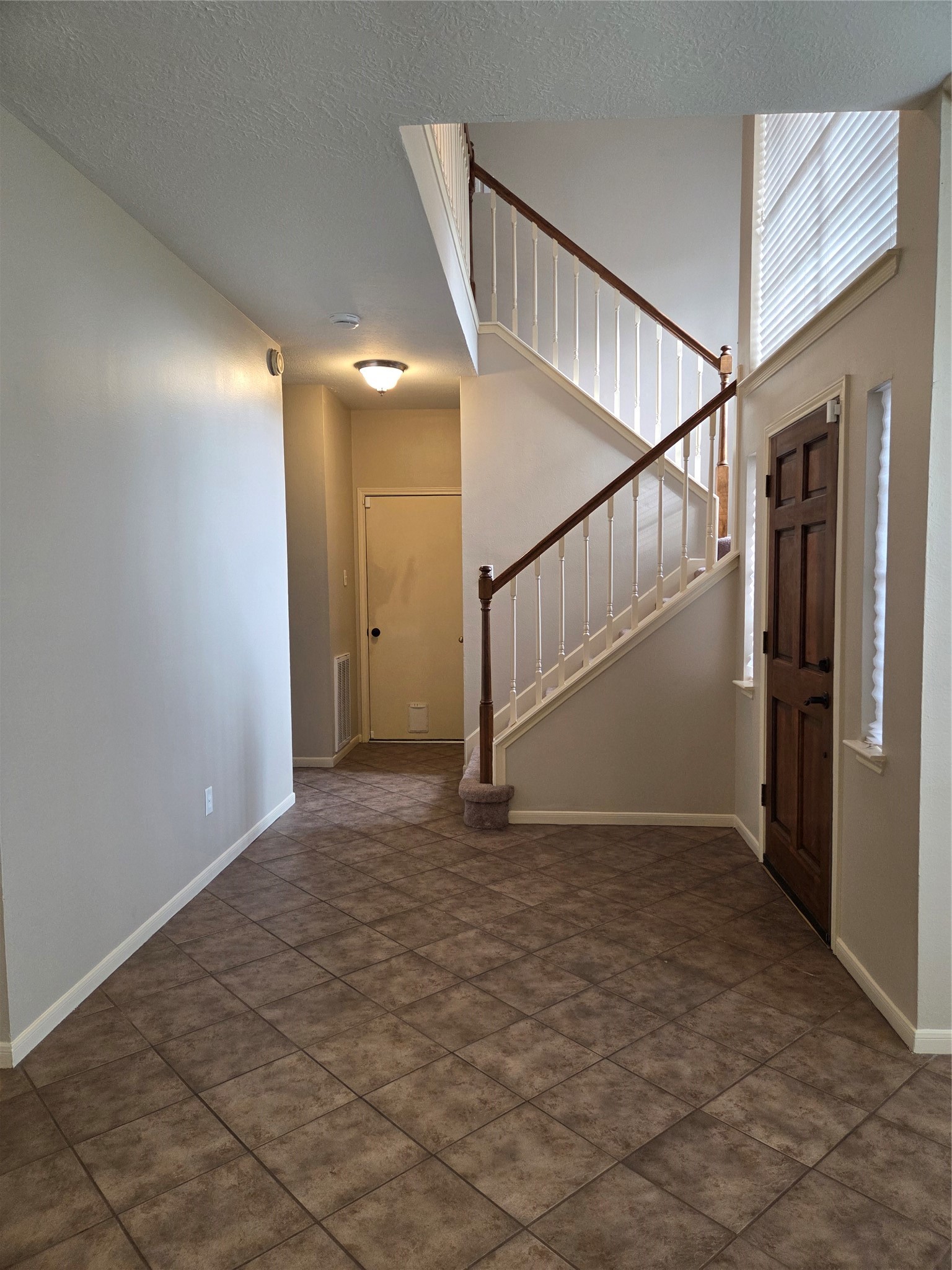 231 Needleleaf Lane Property Photo 4