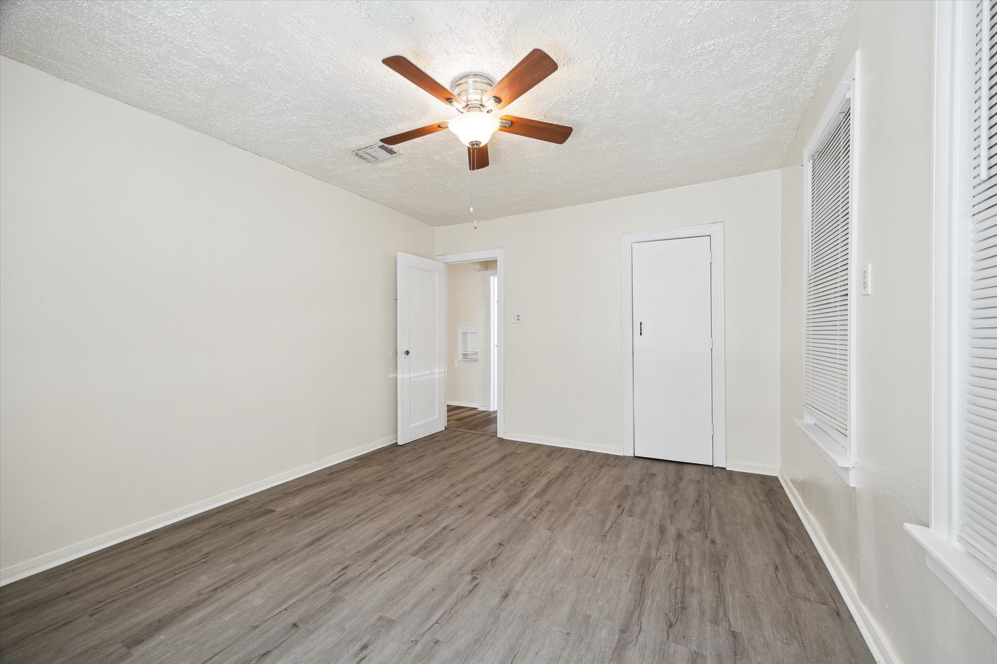 2923 Beverly Road Property Photo 7