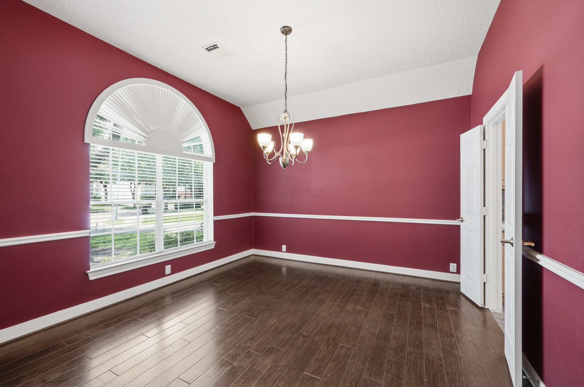 6523 Canyon Chase Drive Property Photo 9