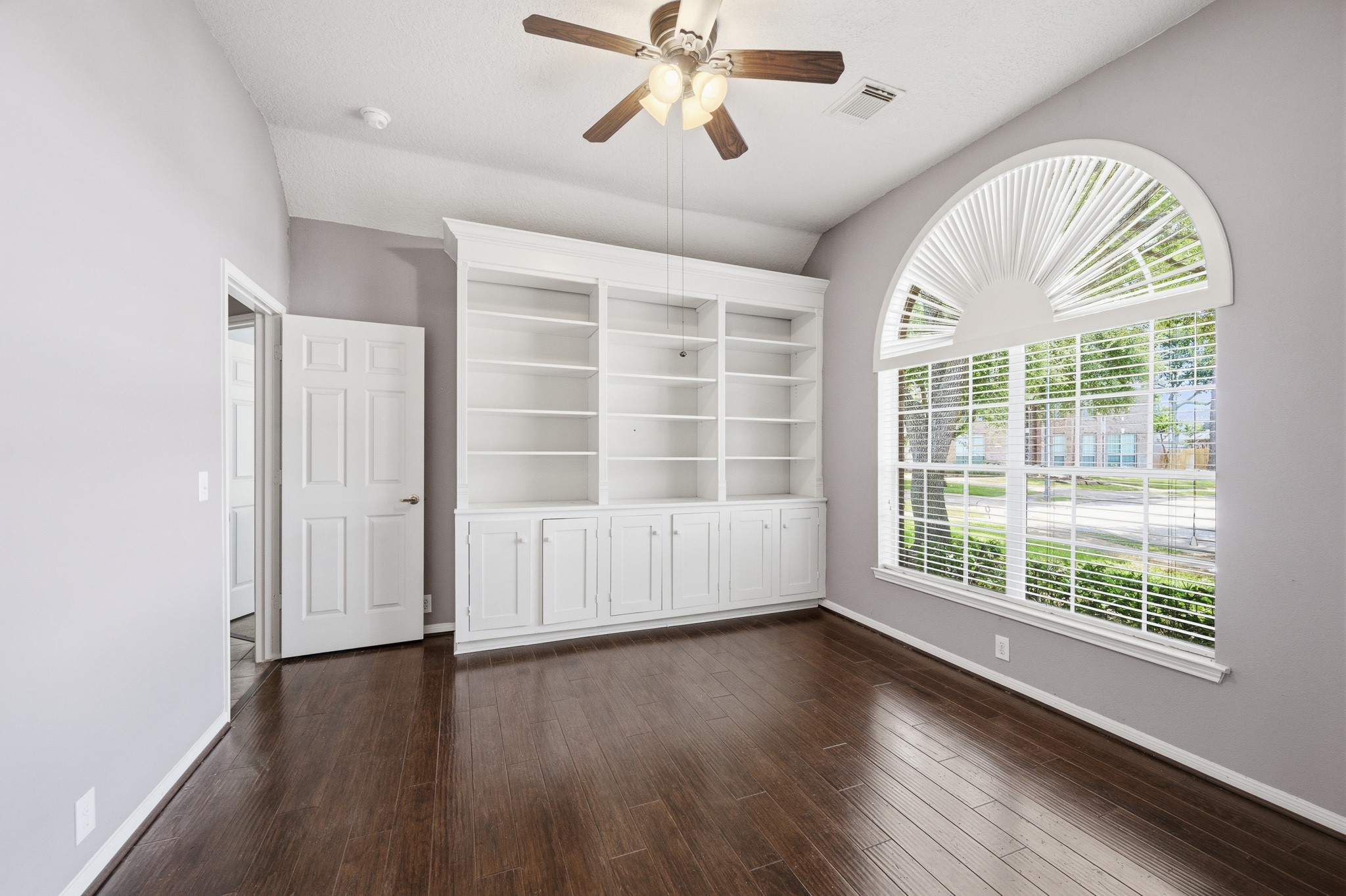 6523 Canyon Chase Drive Property Photo 10