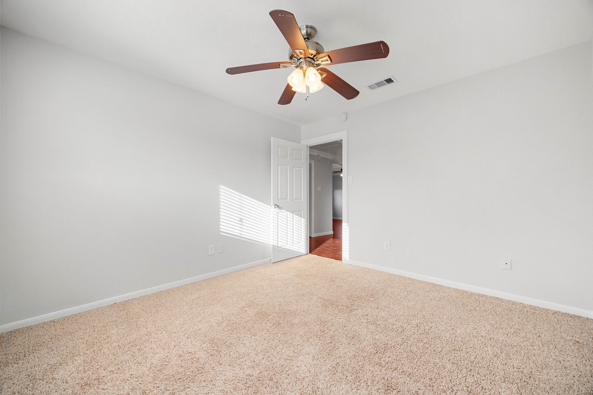 15526 Cabildo Drive Property Photo 12
