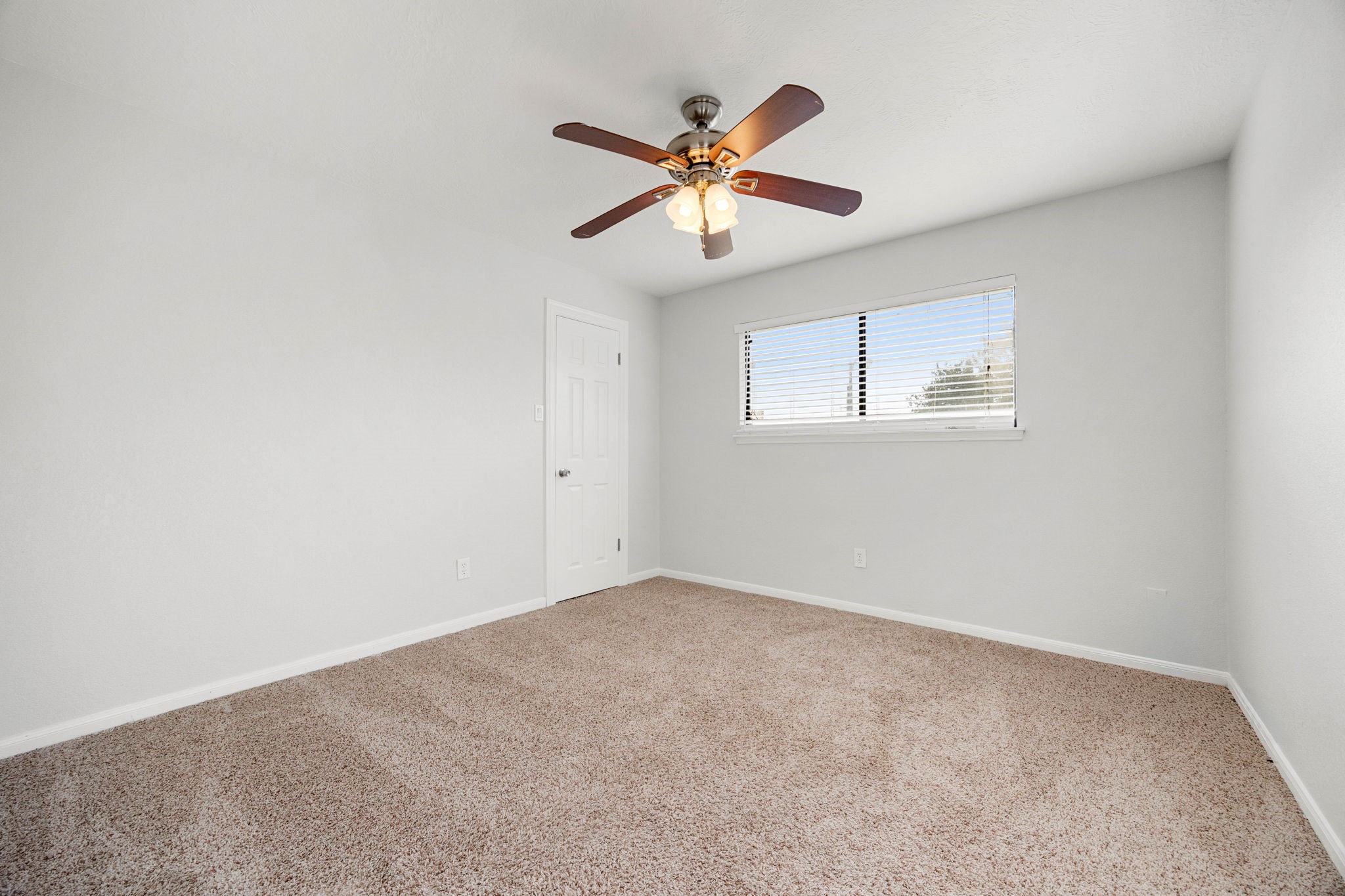 15526 Cabildo Drive Property Photo 13