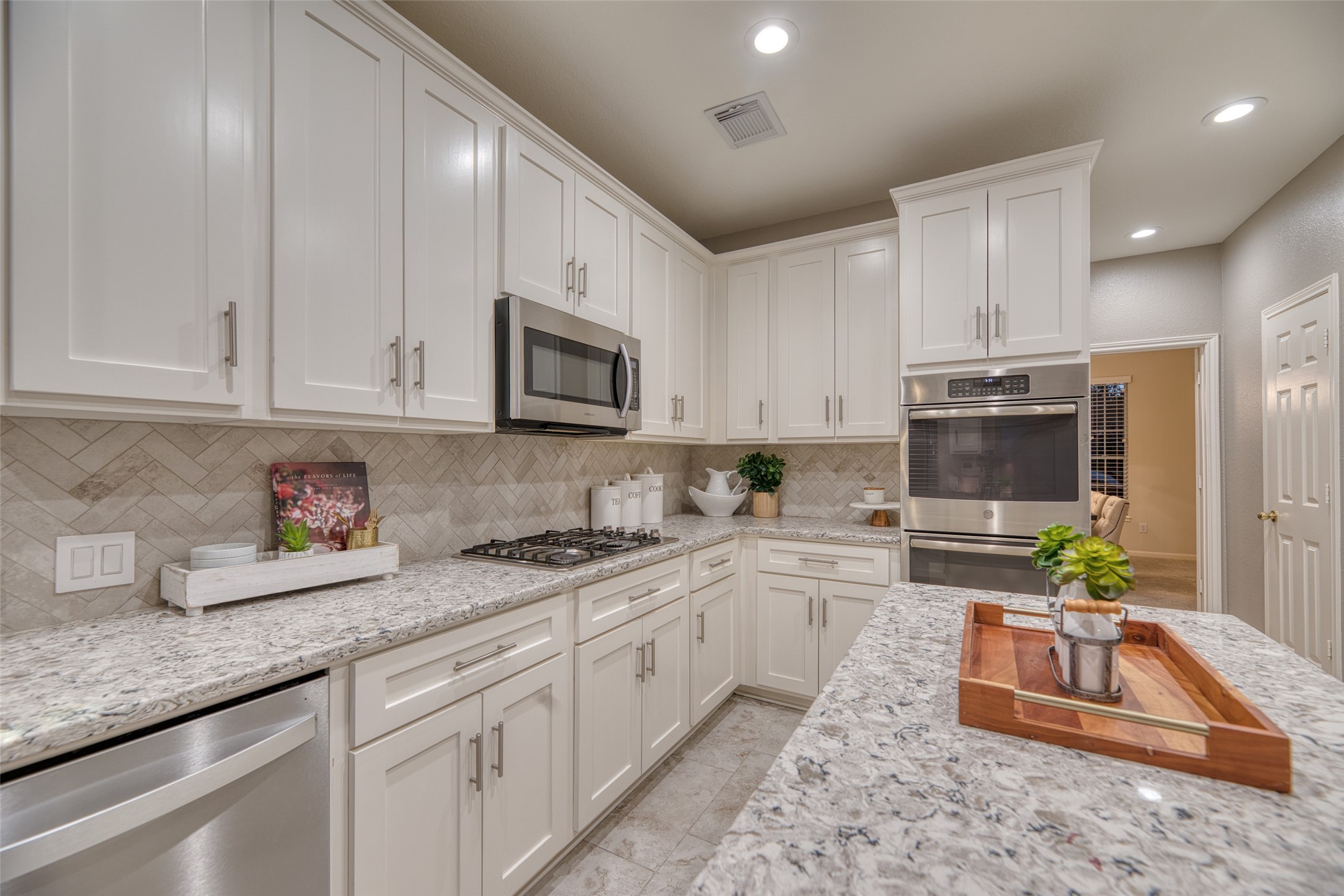 19226 Atherton Lane Property Photo 10