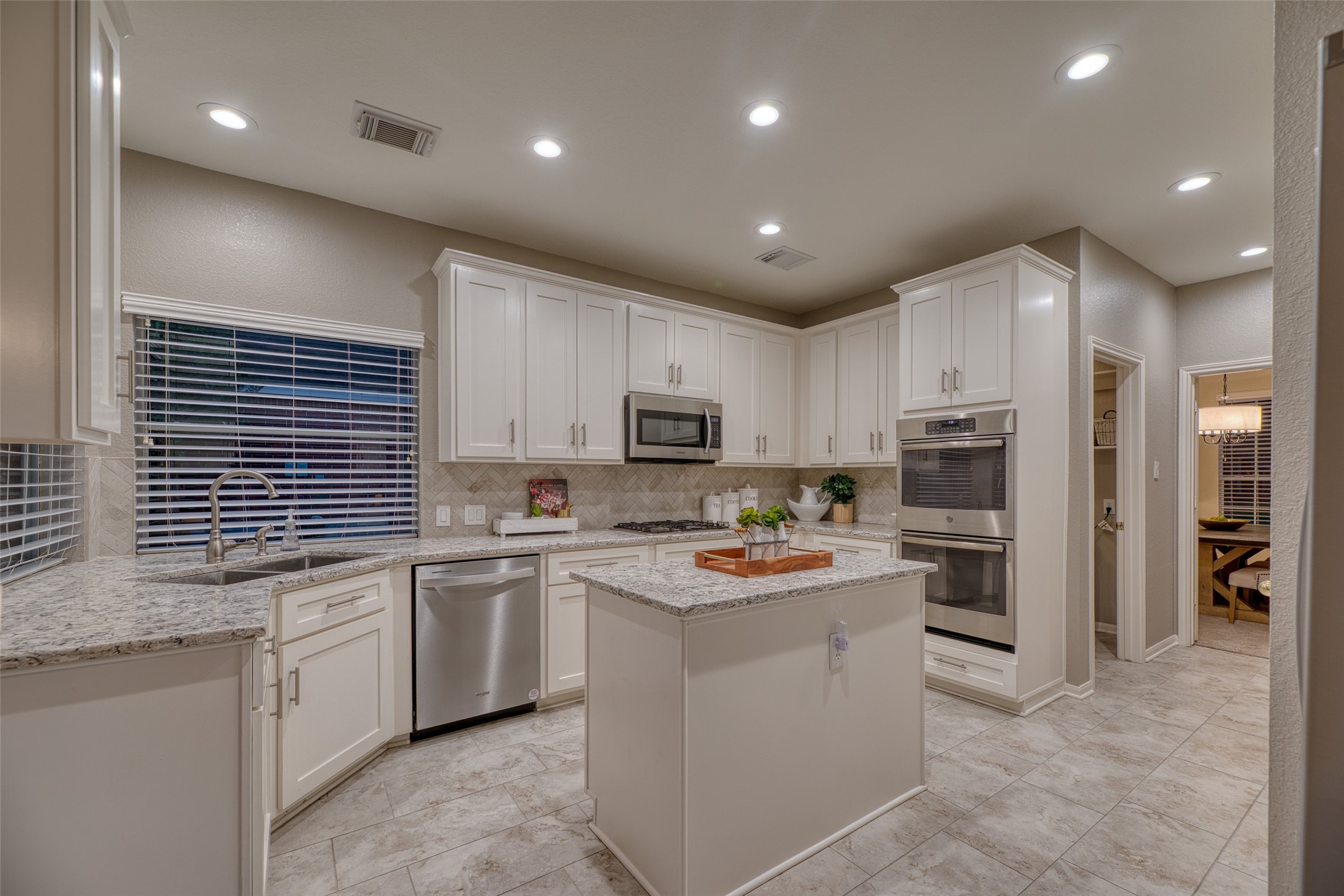 19226 Atherton Lane Property Photo 11