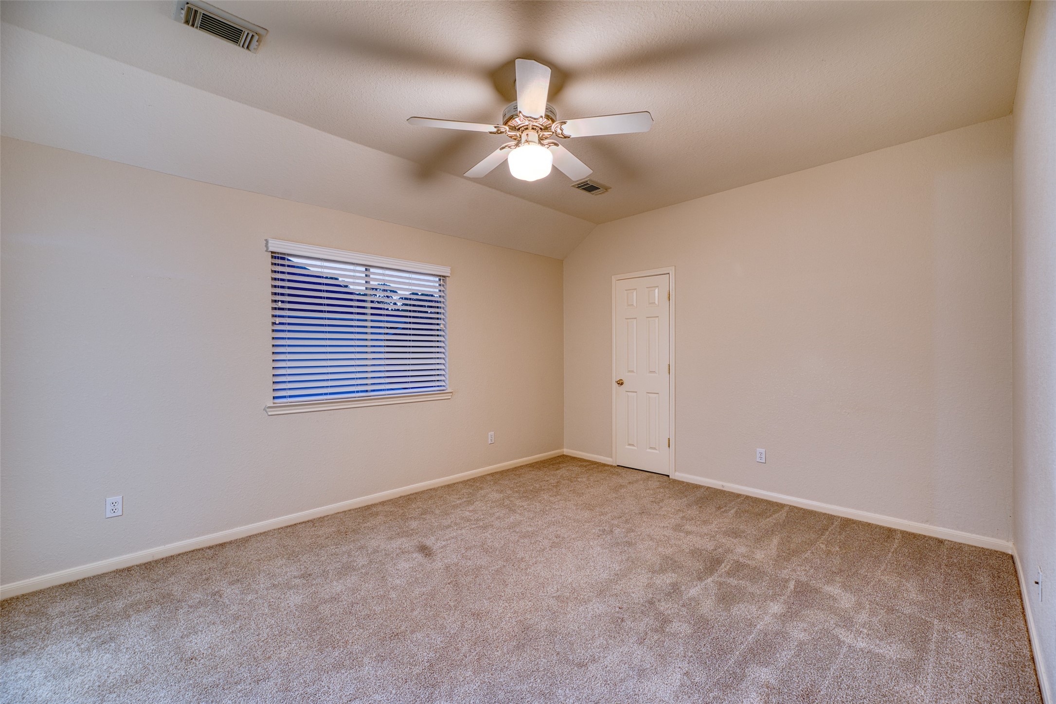 19226 Atherton Lane Property Photo 24