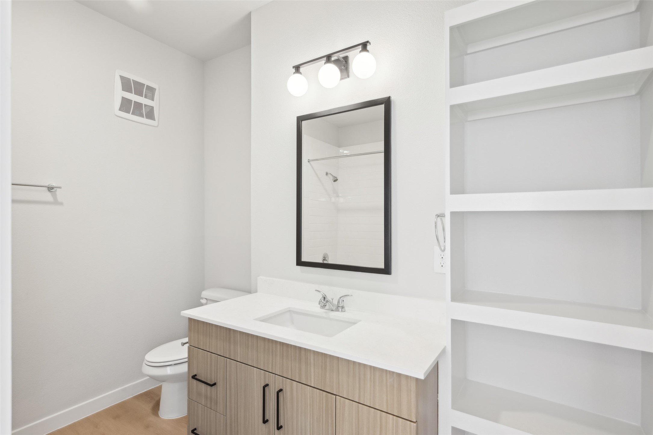 3651-930 S Custer Road Property Photo 15