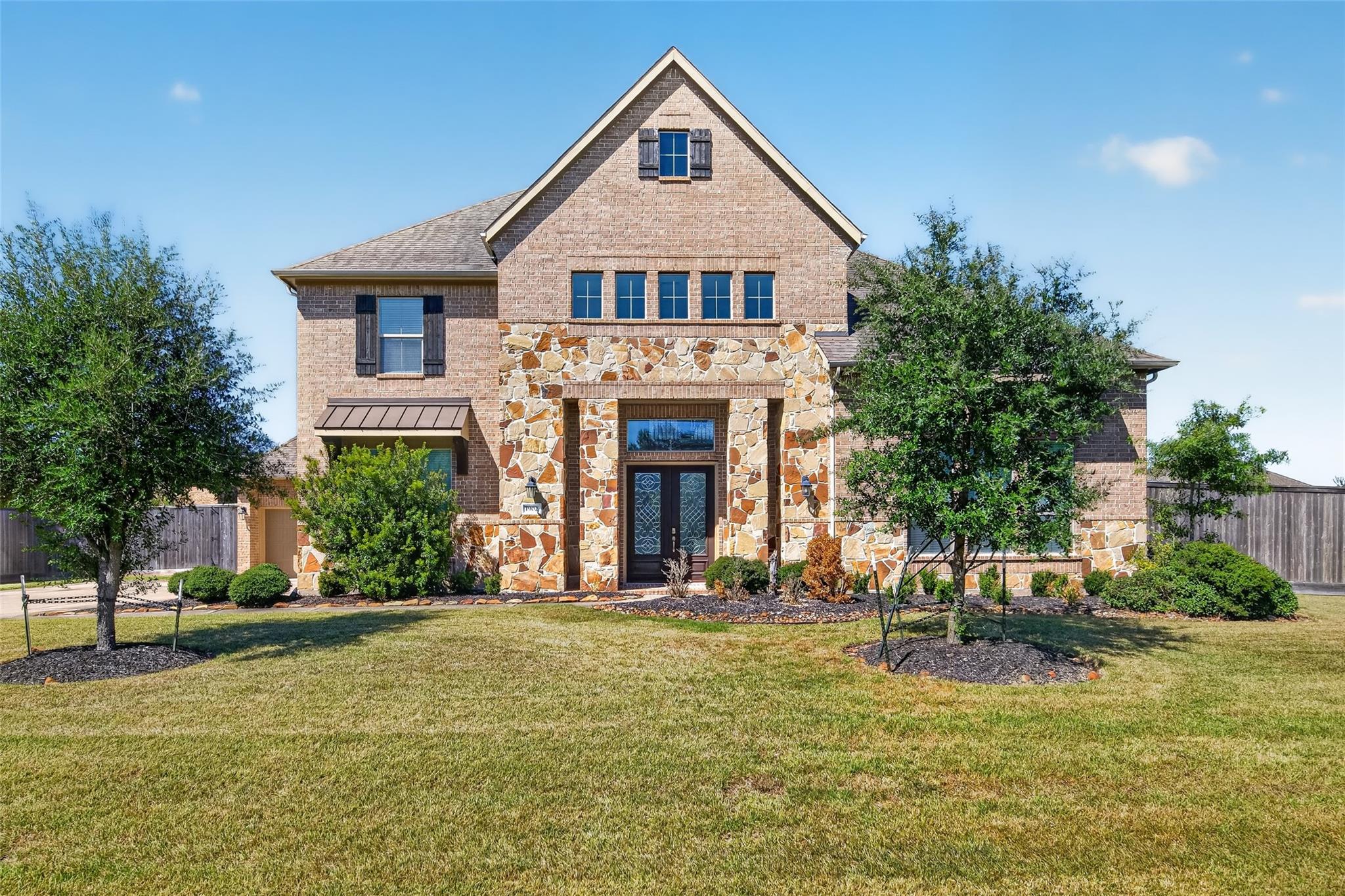 1902 Creekwood Lane, Friendswood Tx 77546 Property Photo 1