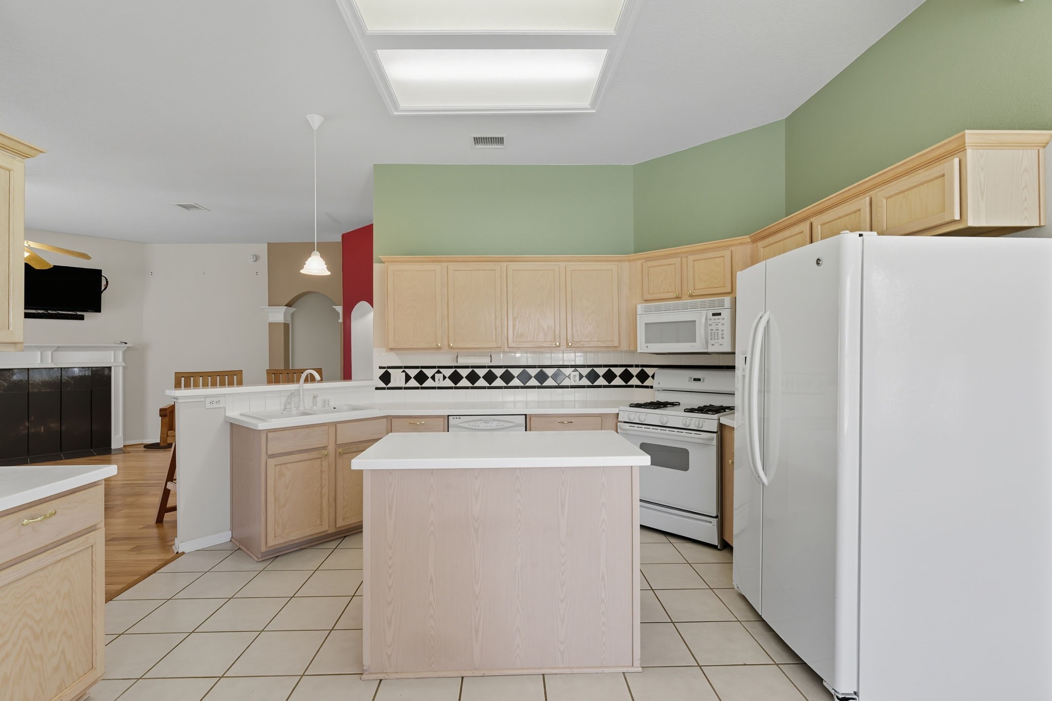 6738 Laguna Trace Street Property Photo 13