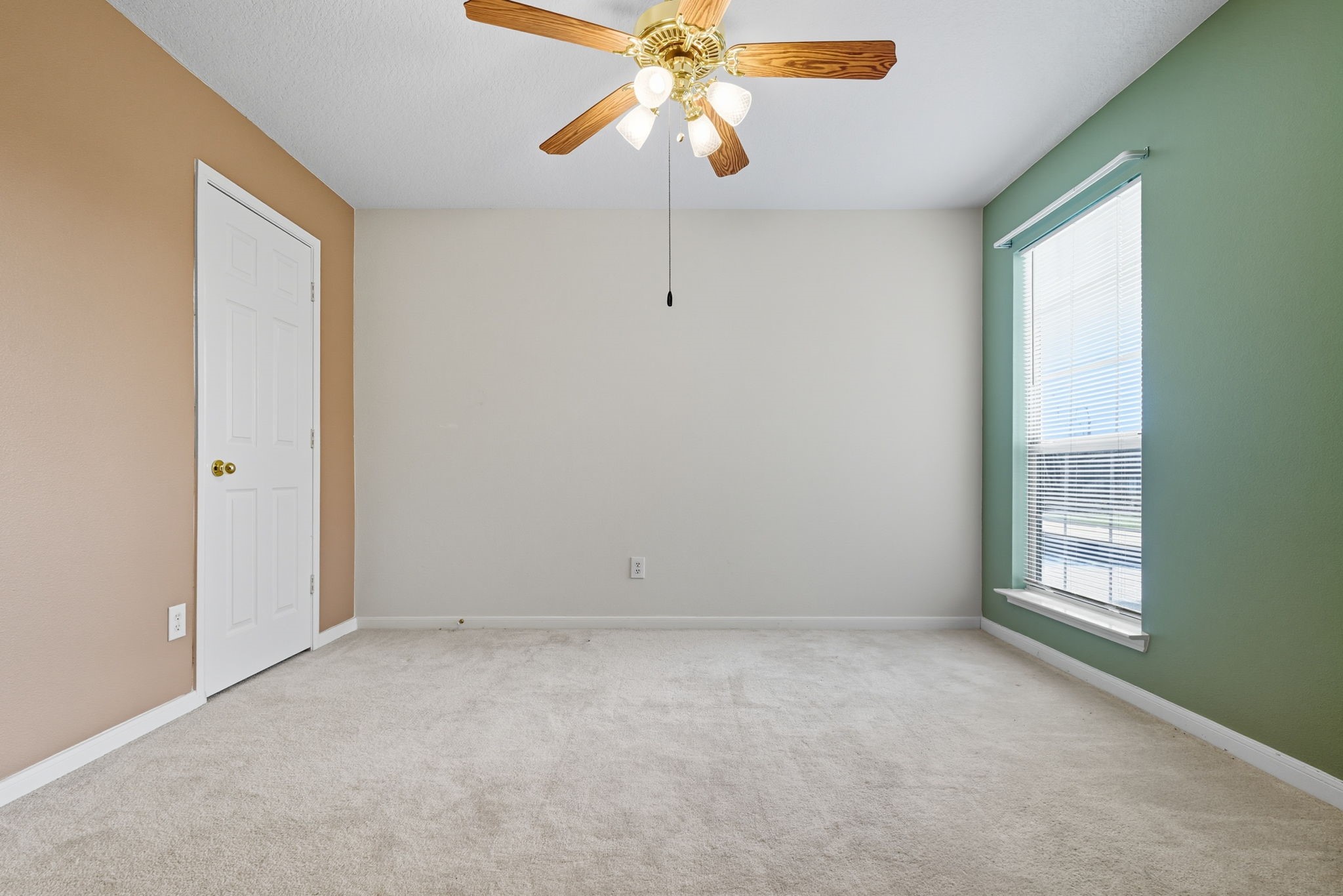 6738 Laguna Trace Street Property Photo 20