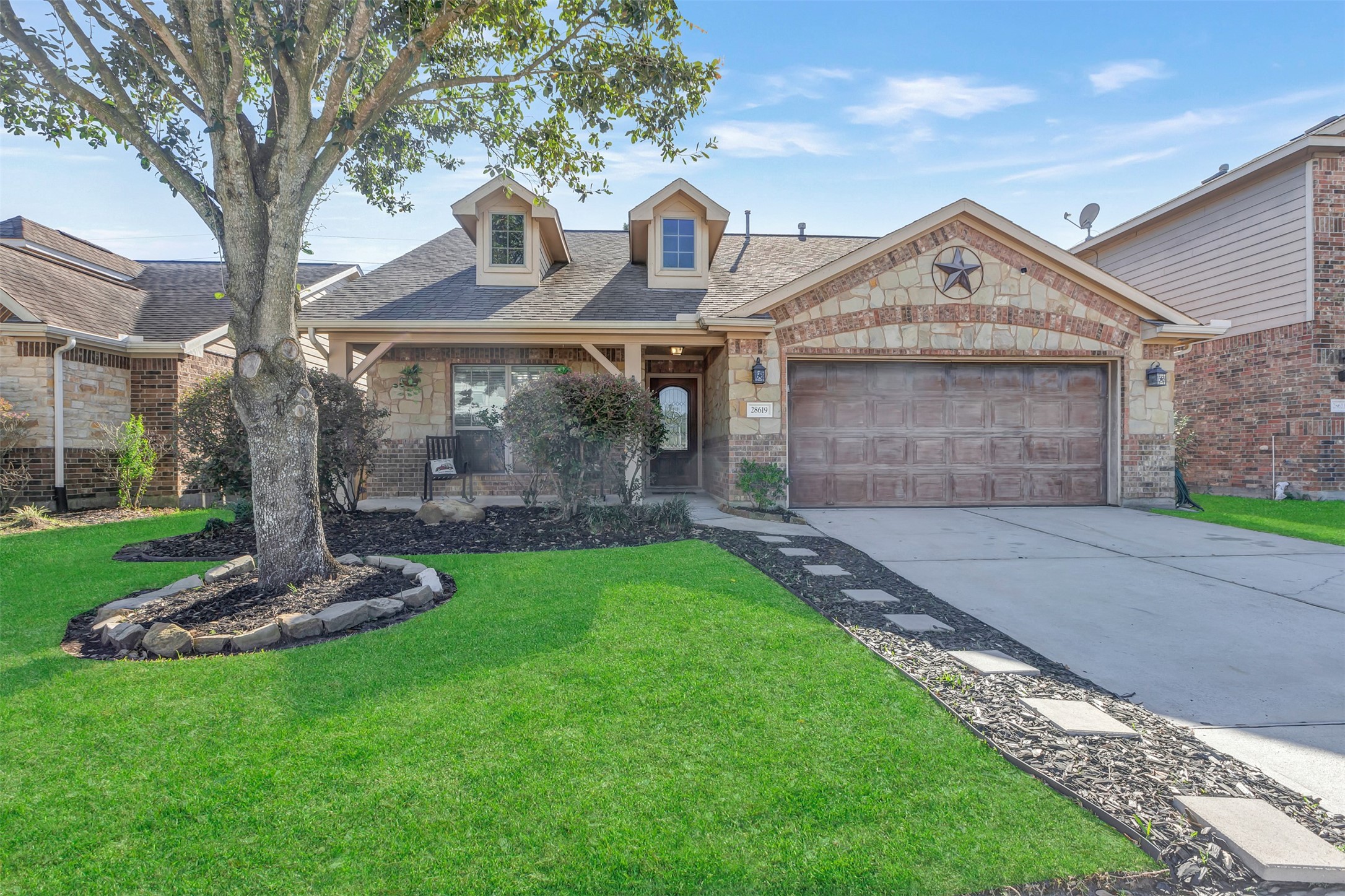 28619 Lockeridge View Drive Property Photo 1