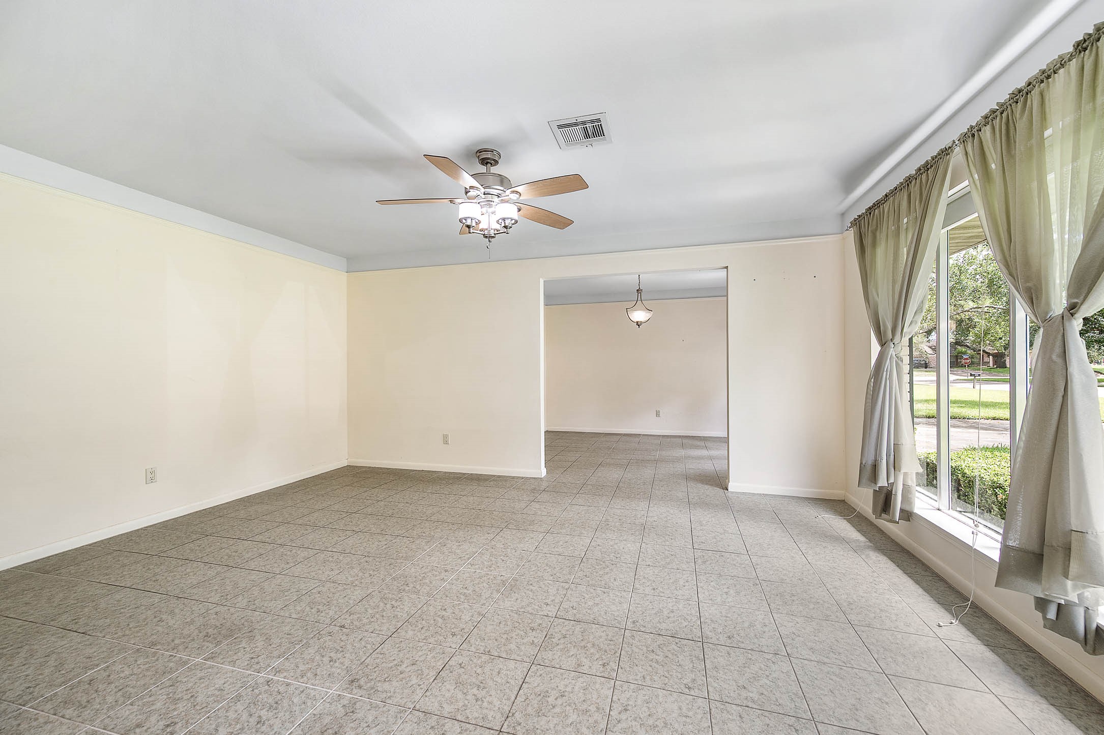212 E Crestmont Drive Property Photo 11
