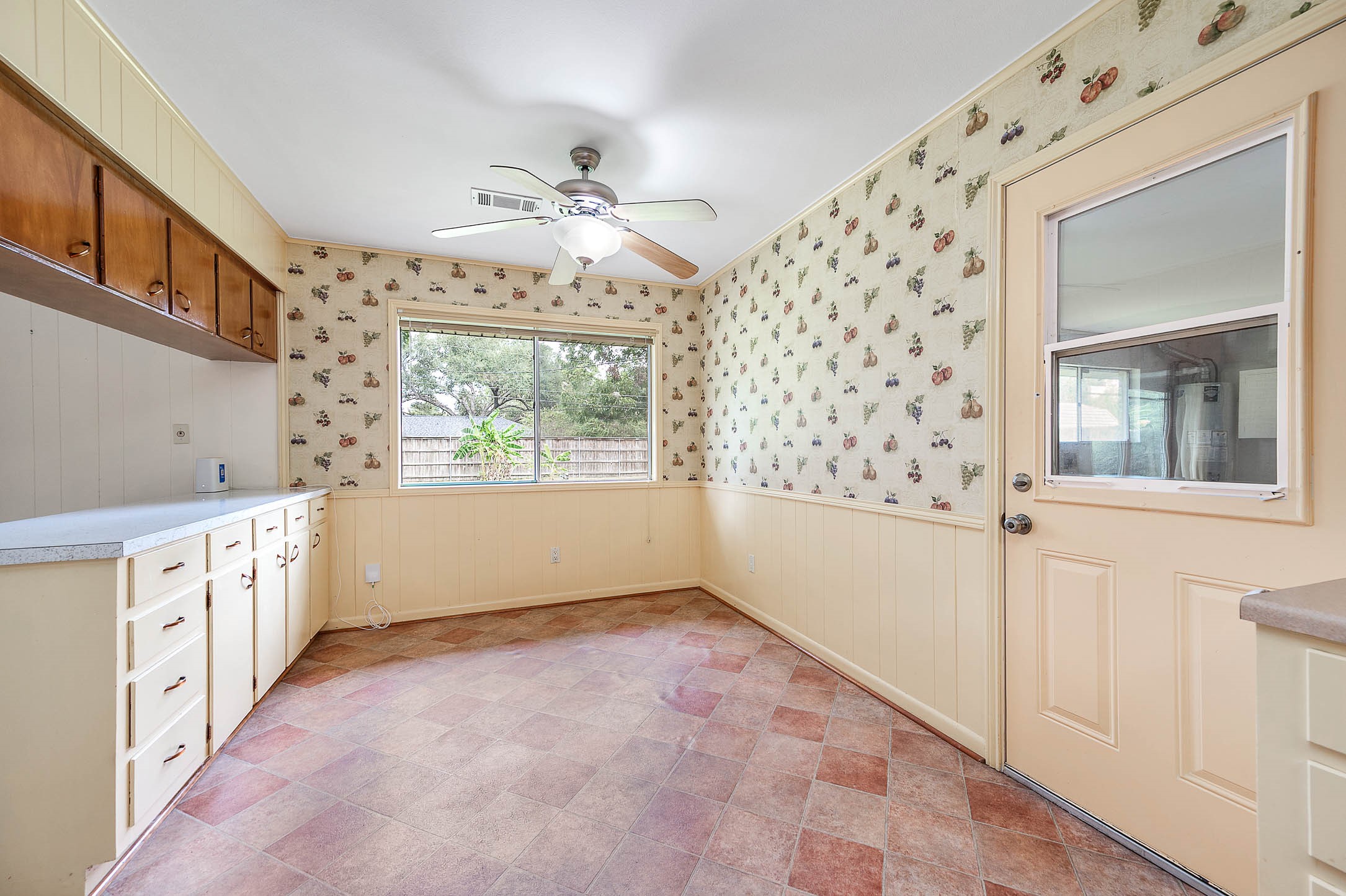 212 E Crestmont Drive Property Photo 23