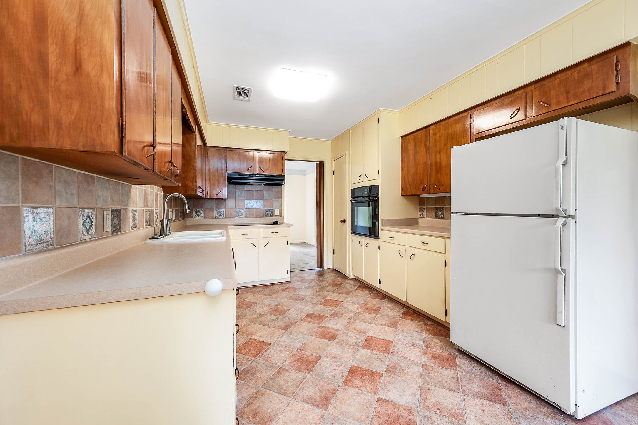 212 E Crestmont Drive Property Photo 25