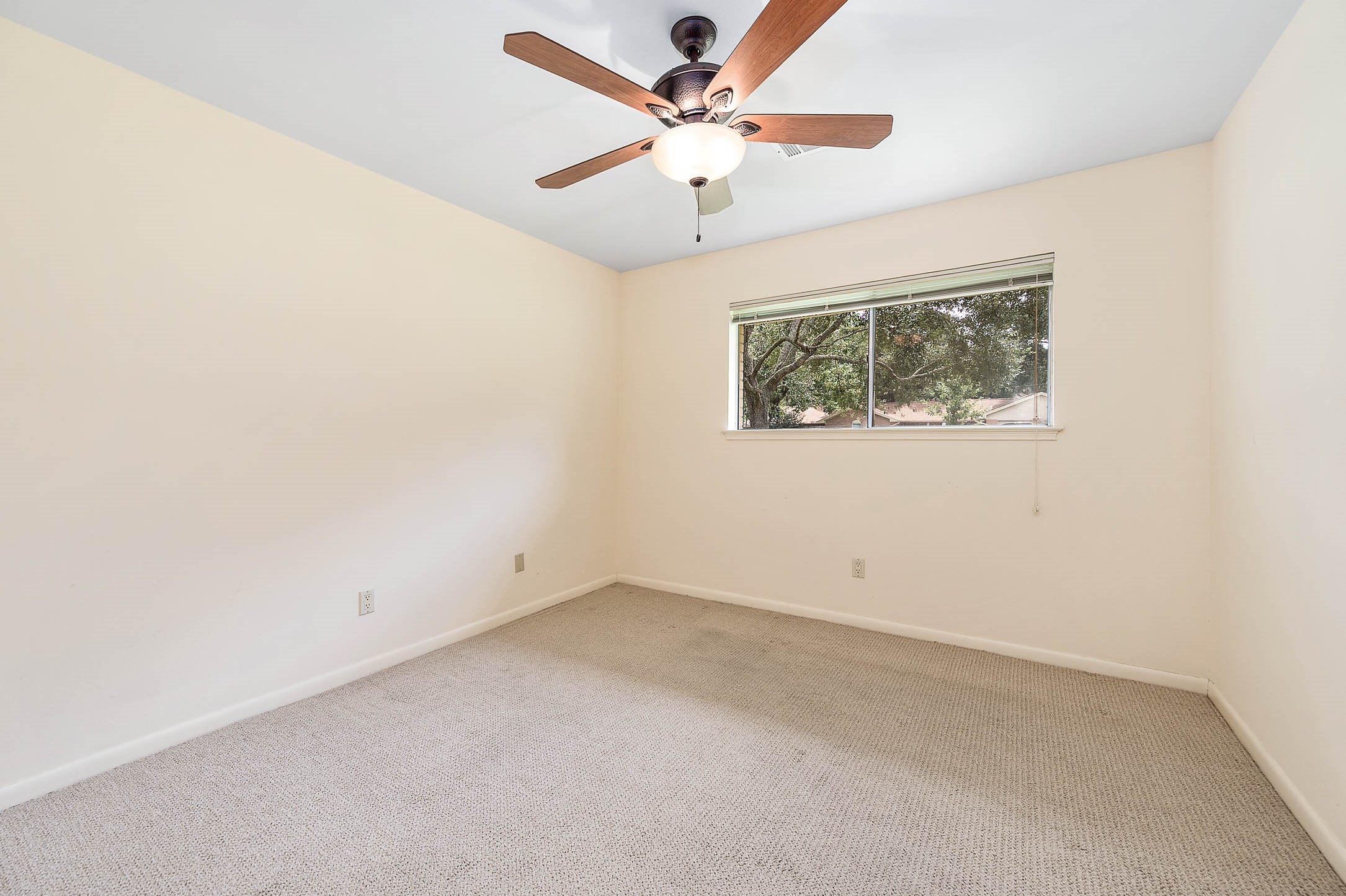 212 E Crestmont Drive Property Photo 29