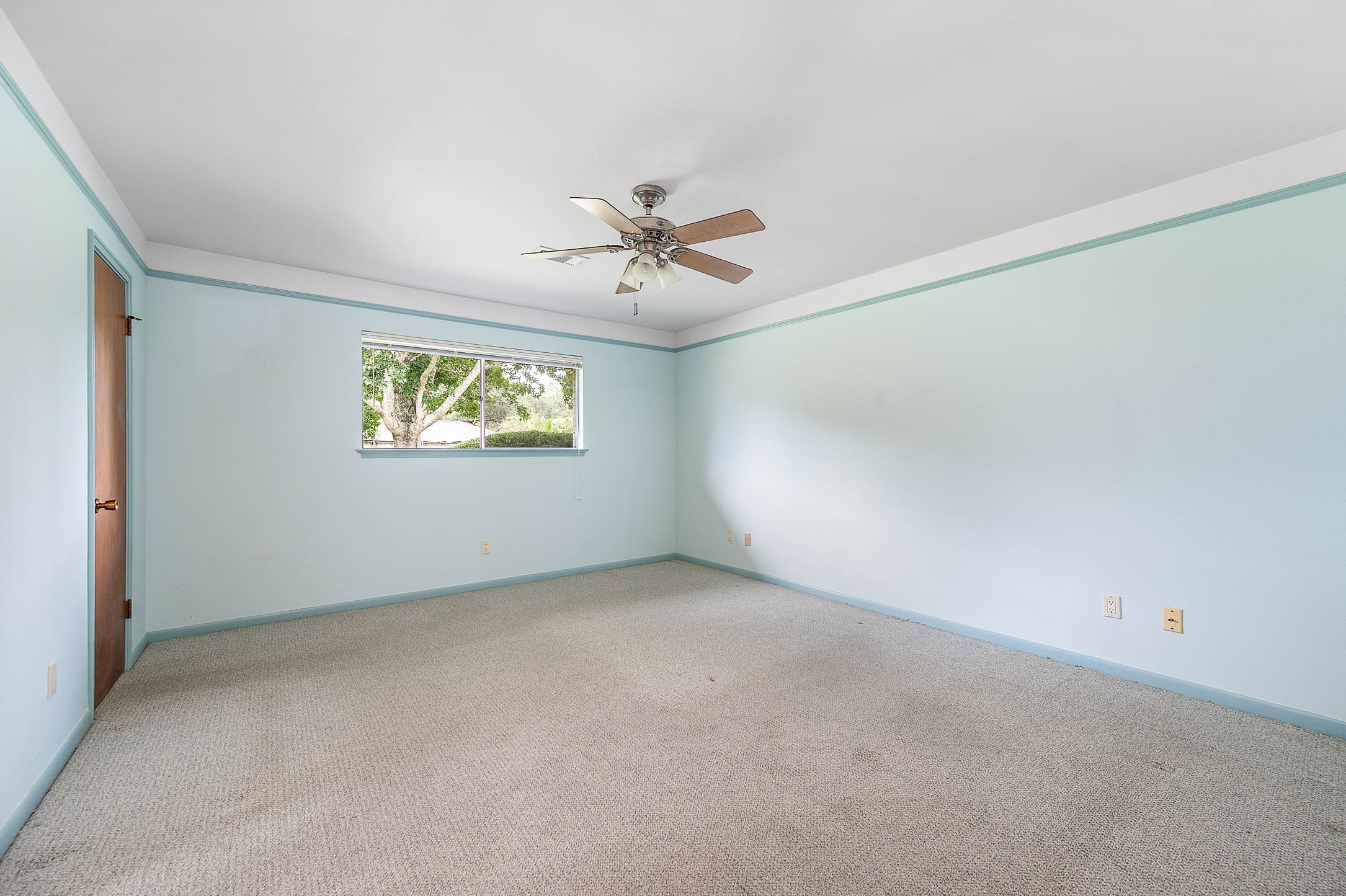 212 E Crestmont Drive Property Photo 34