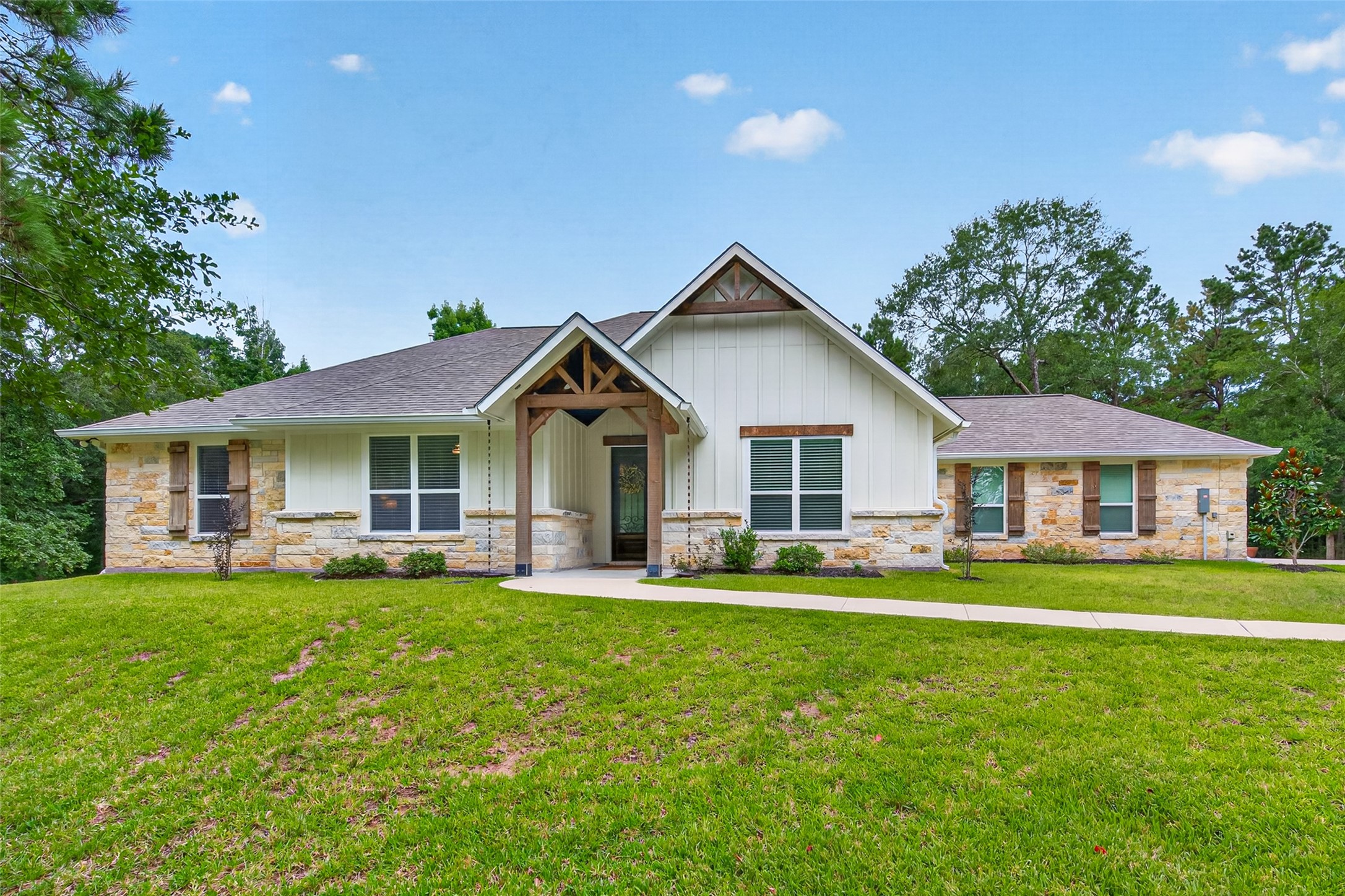 28080 Bridle Avenue Property Photo 1