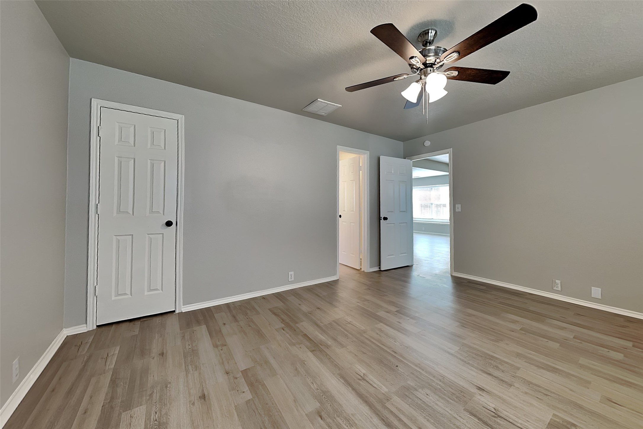 10426 Caribou Cove Property Photo 6