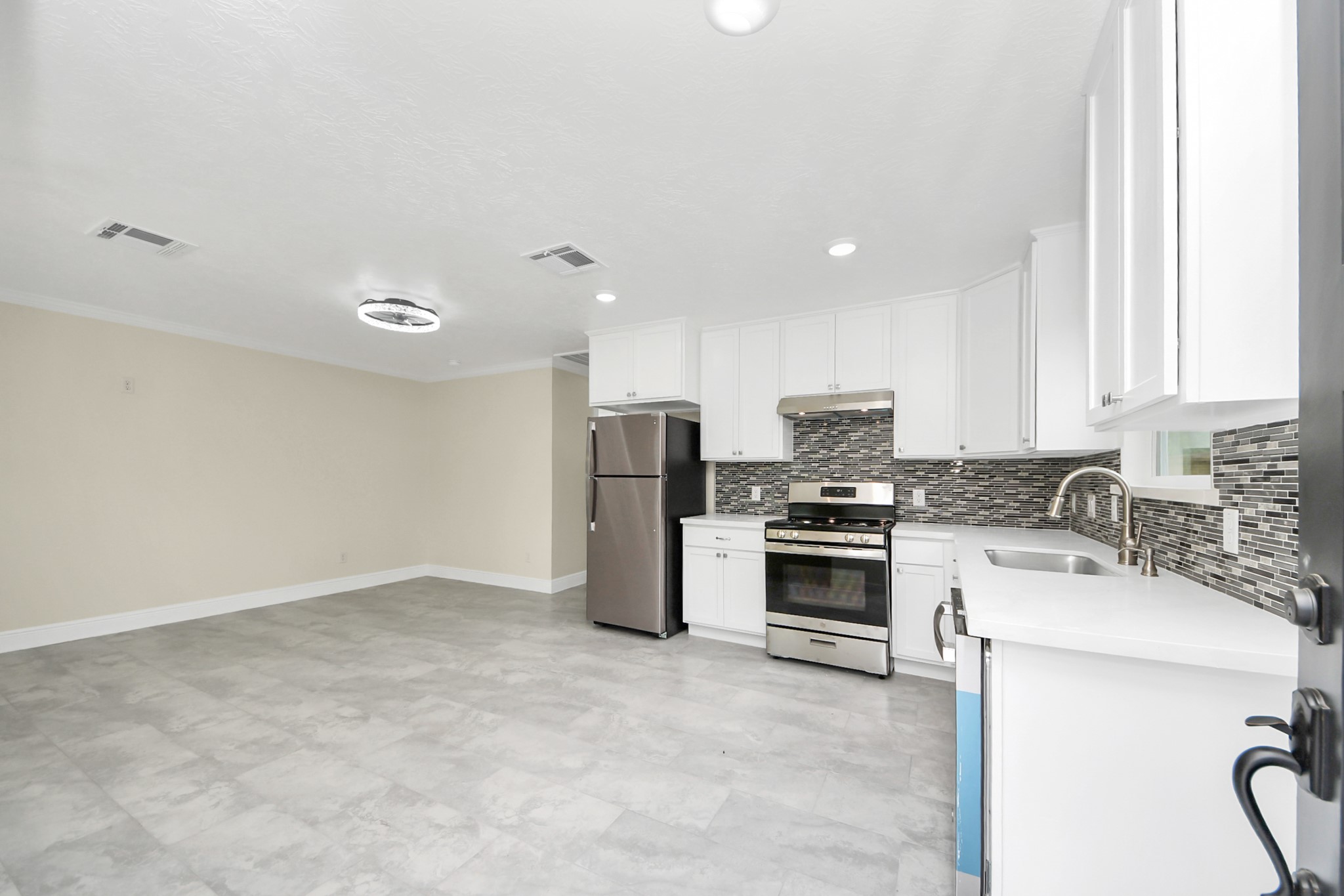 7066 Villa Street A Property Photo 9