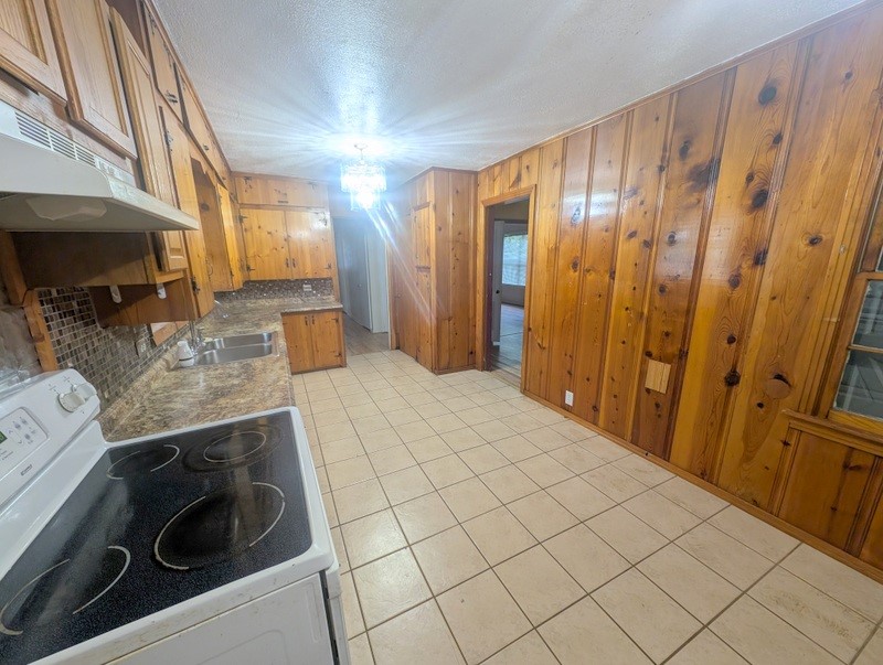 1201 Brazos Street E Property Photo 4