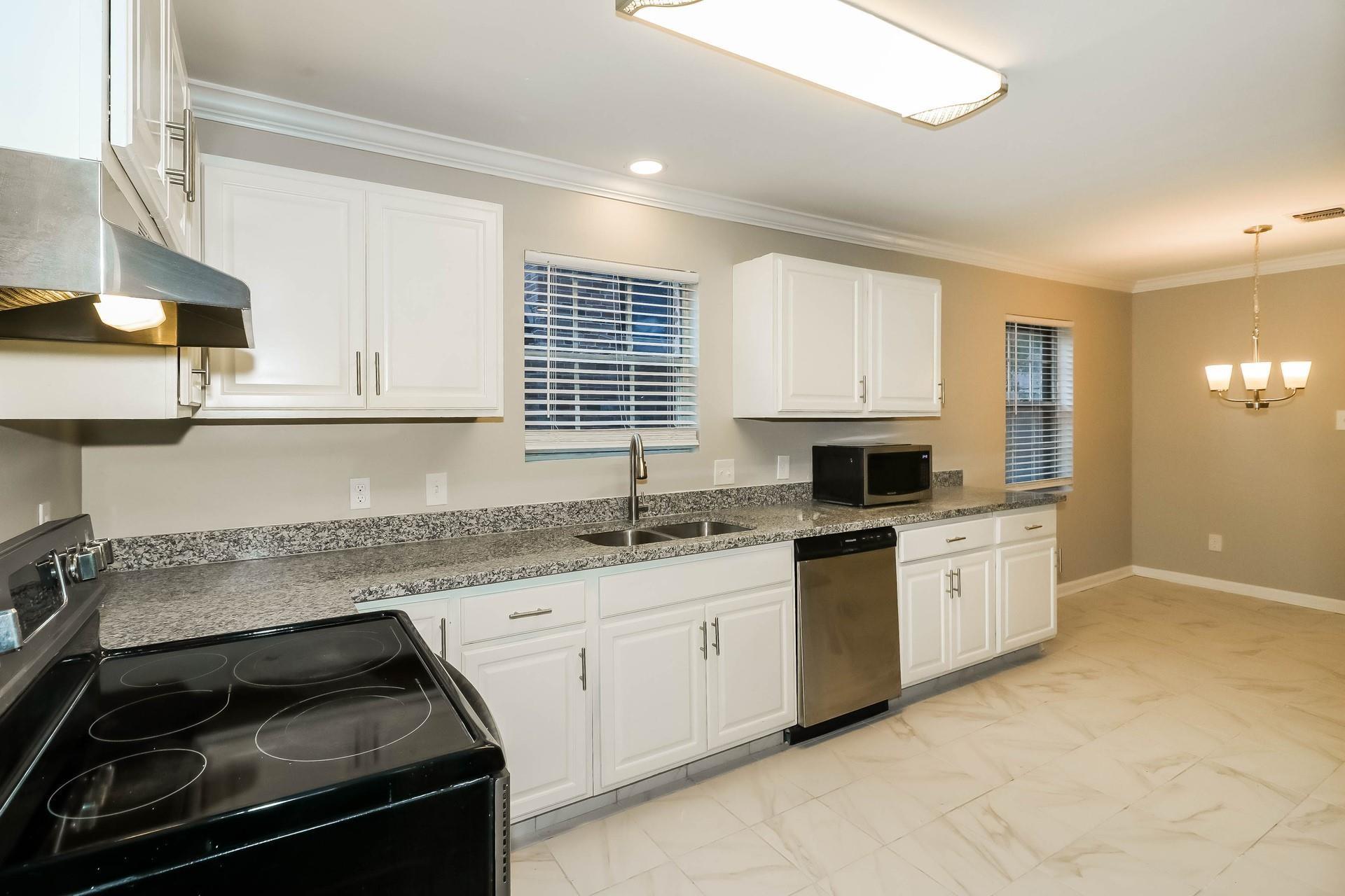 1506 Castlerock Drive Property Photo 7