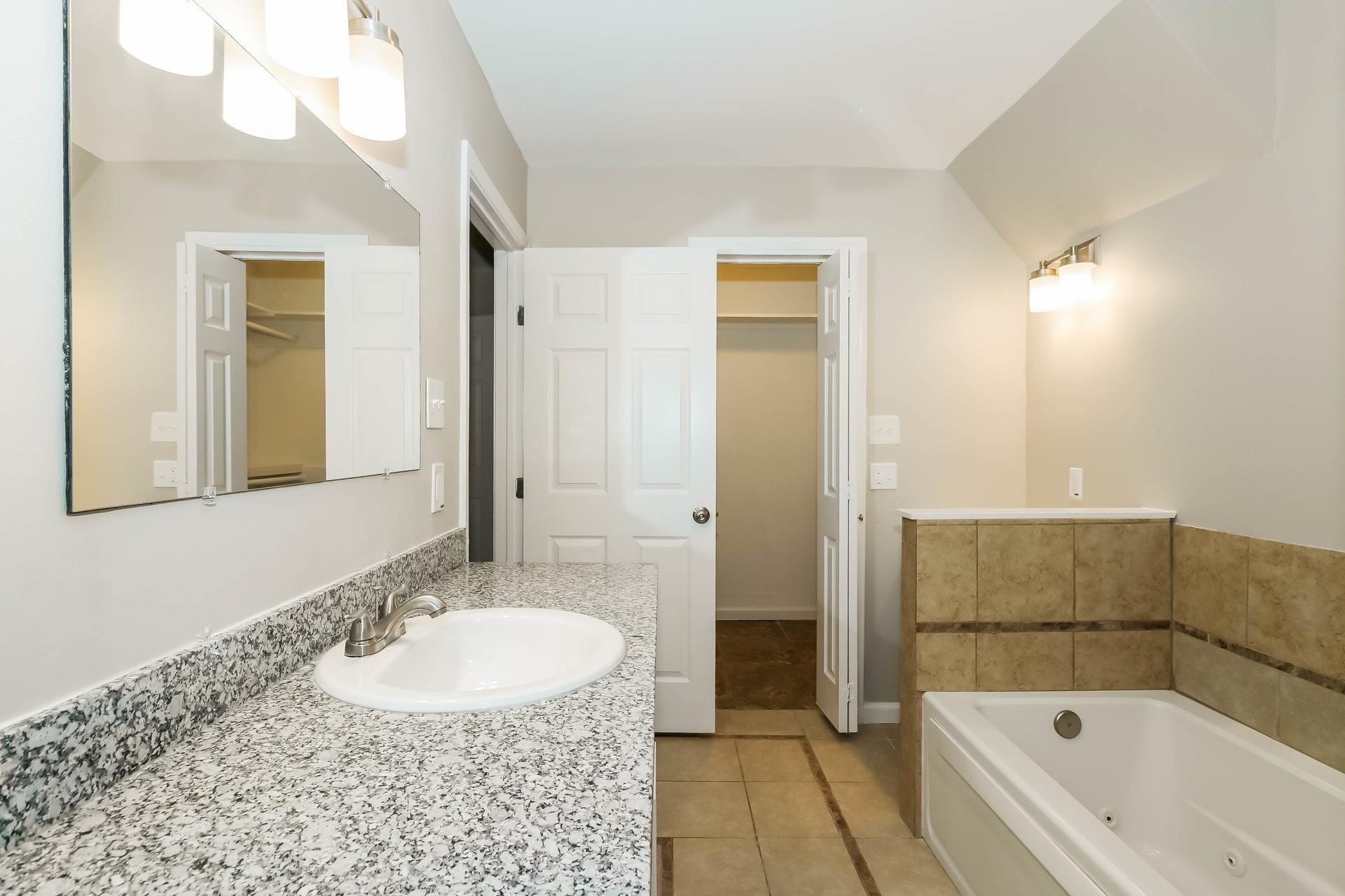 1506 Castlerock Drive Property Photo 11