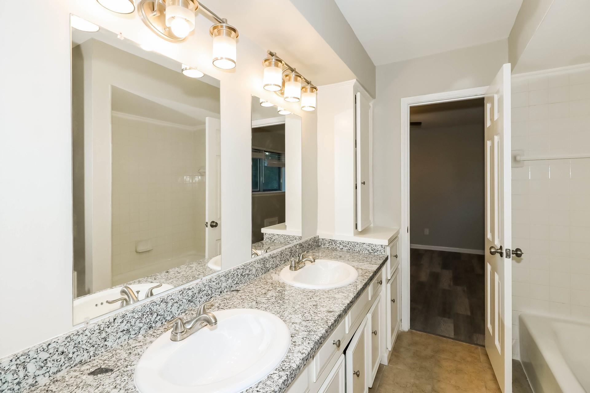 1506 Castlerock Drive Property Photo 17