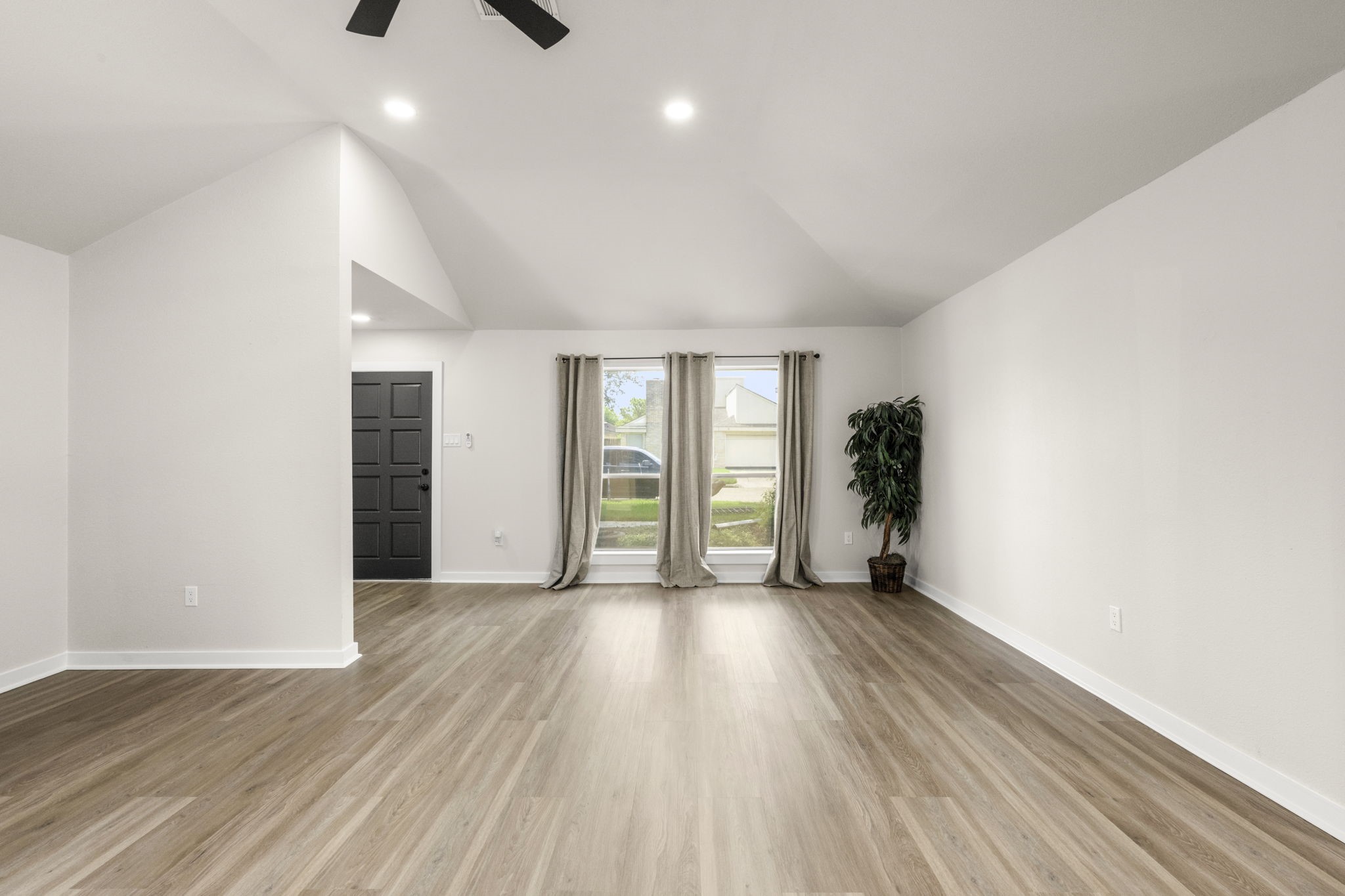 11534 Willwood Drive Property Photo 13