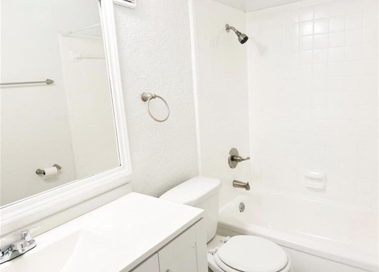 8100 Creekbend Drive 152 Property Photo 7