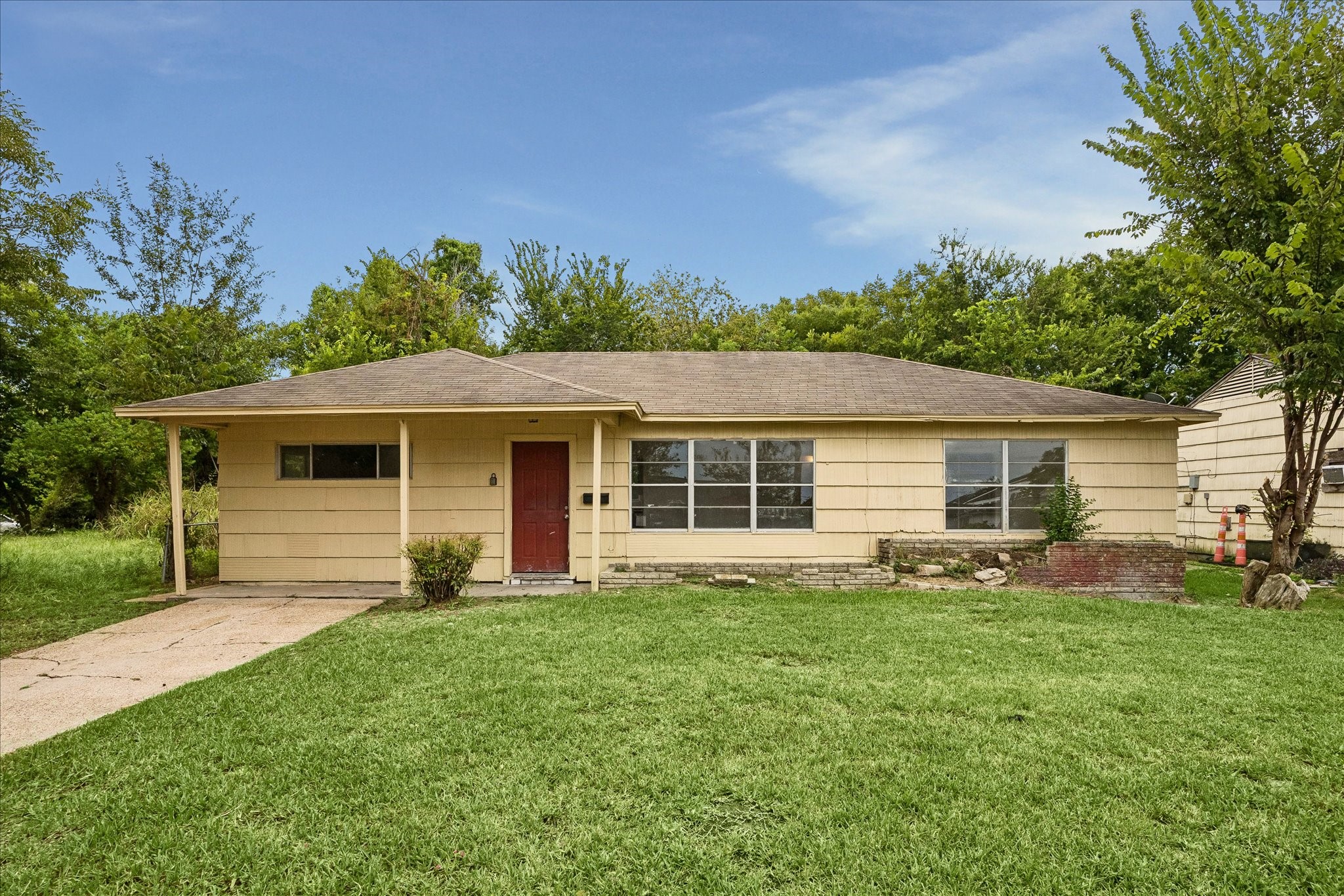 8607 Rockford Drive Property Photo 1