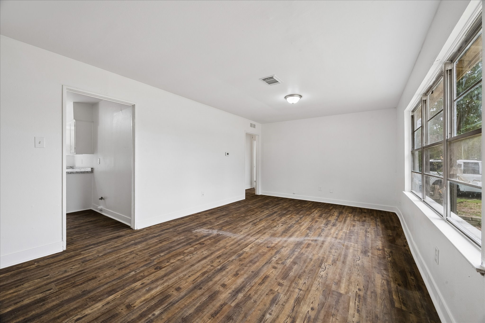 8607 Rockford Drive Property Photo 2
