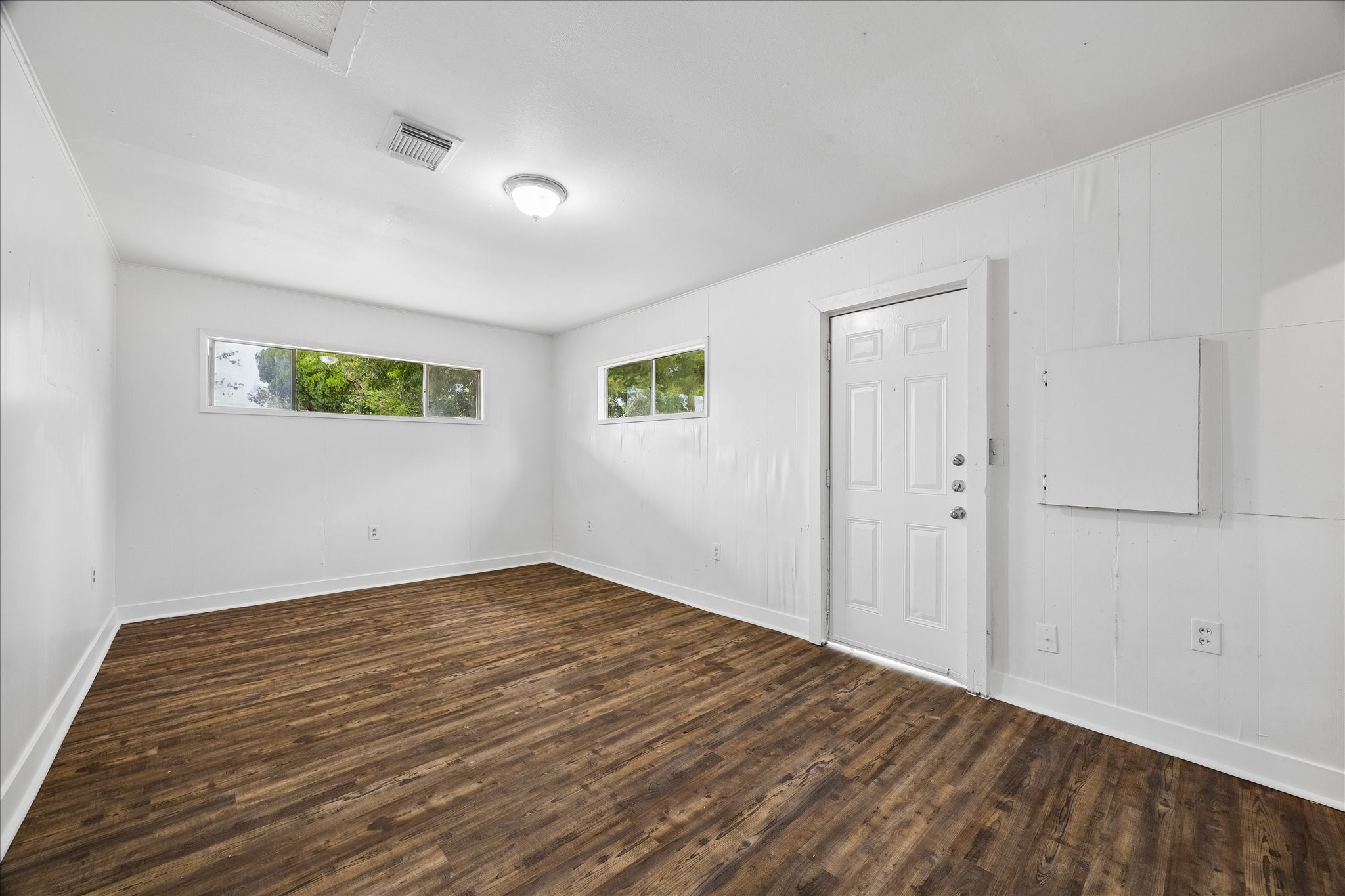 8607 Rockford Drive Property Photo 5