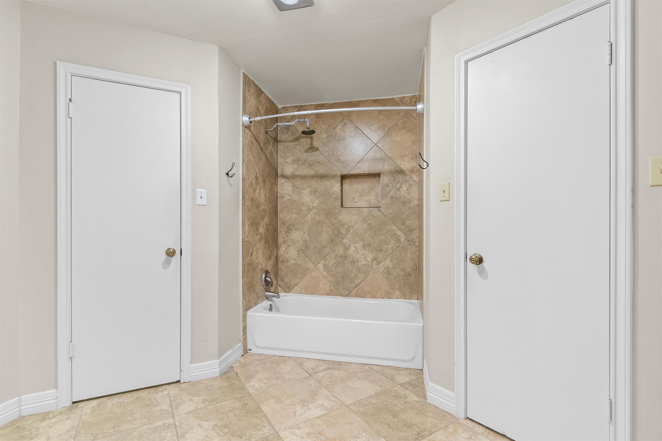 13611 Charwell Crossing Lane Property Photo 36
