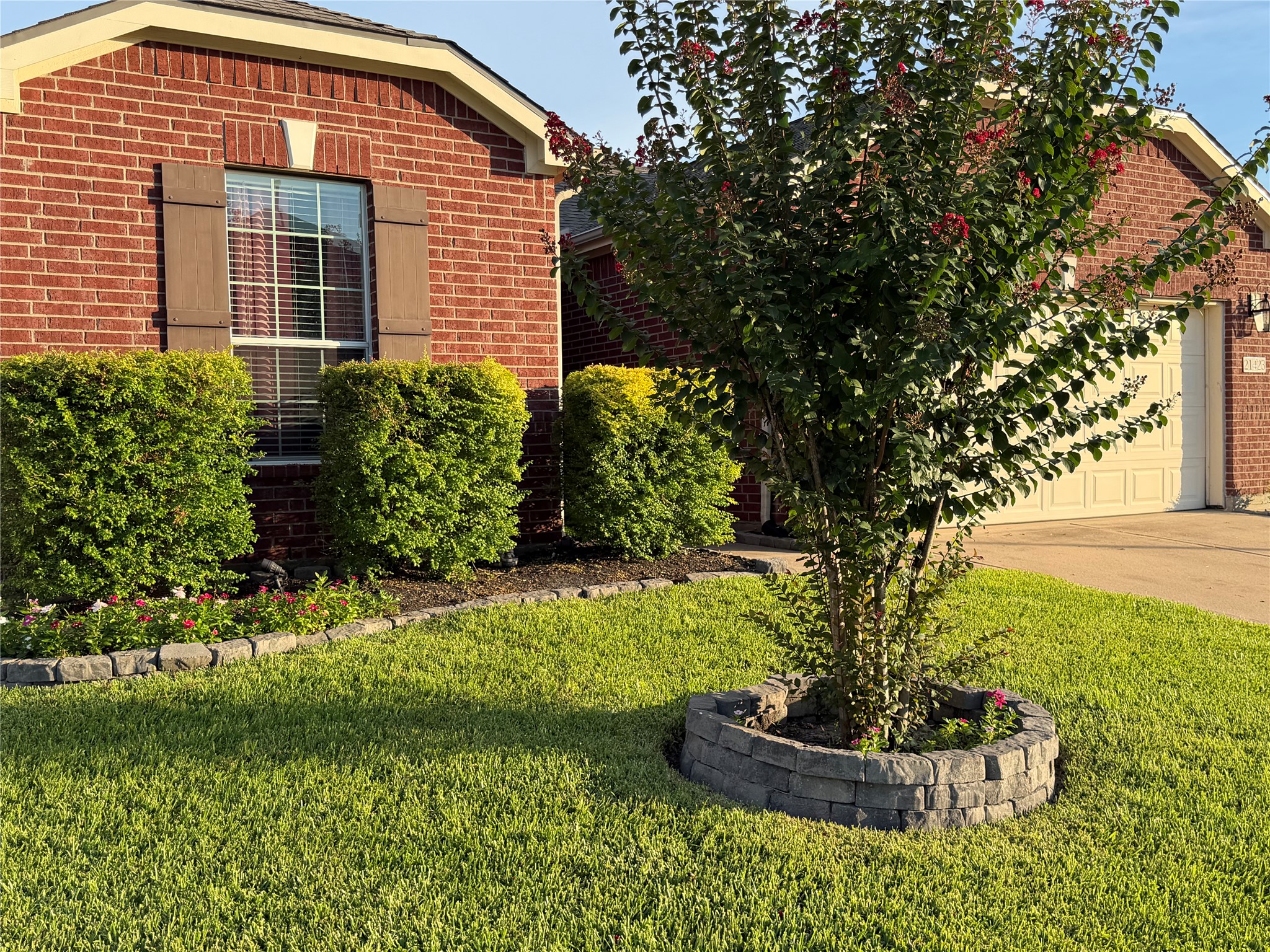 21423 Rioja Bluff Lane Property Photo 3