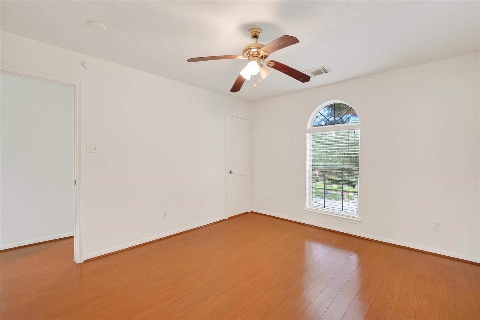 10319 Stanbrook Drive Property Photo 15