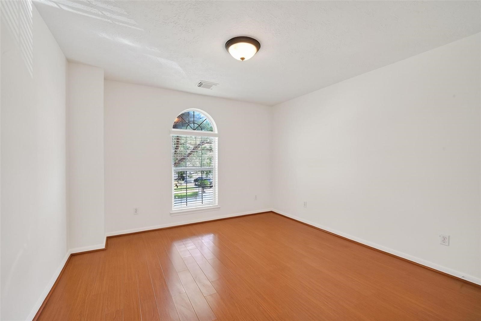 10319 Stanbrook Drive Property Photo 20