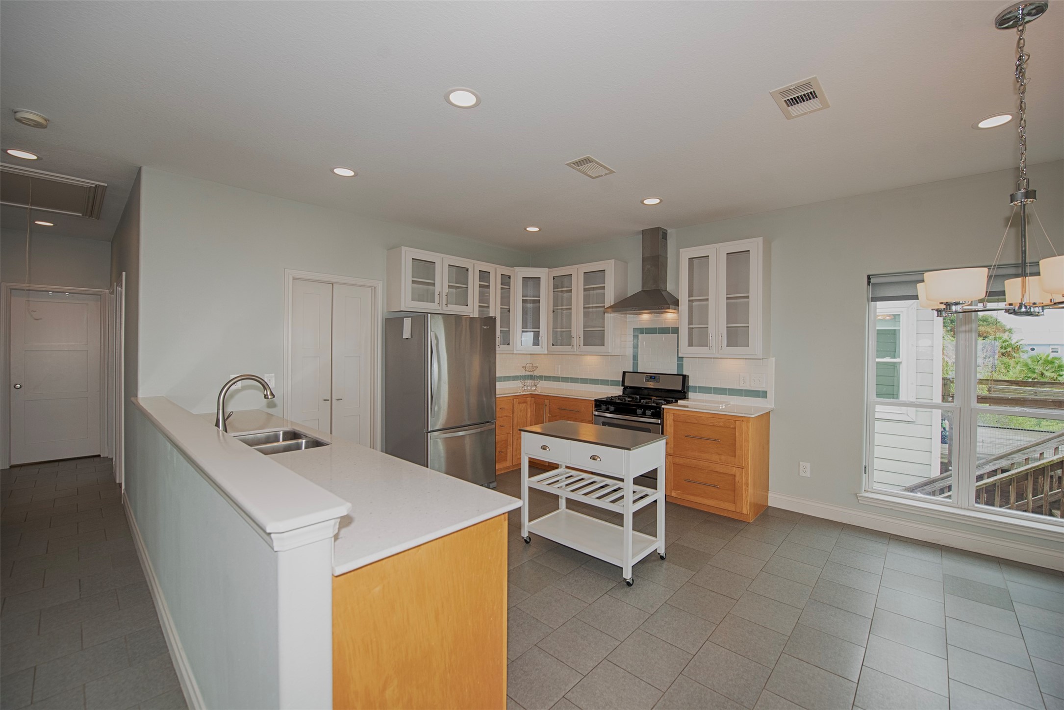 501 2nd Street Property Photo 7