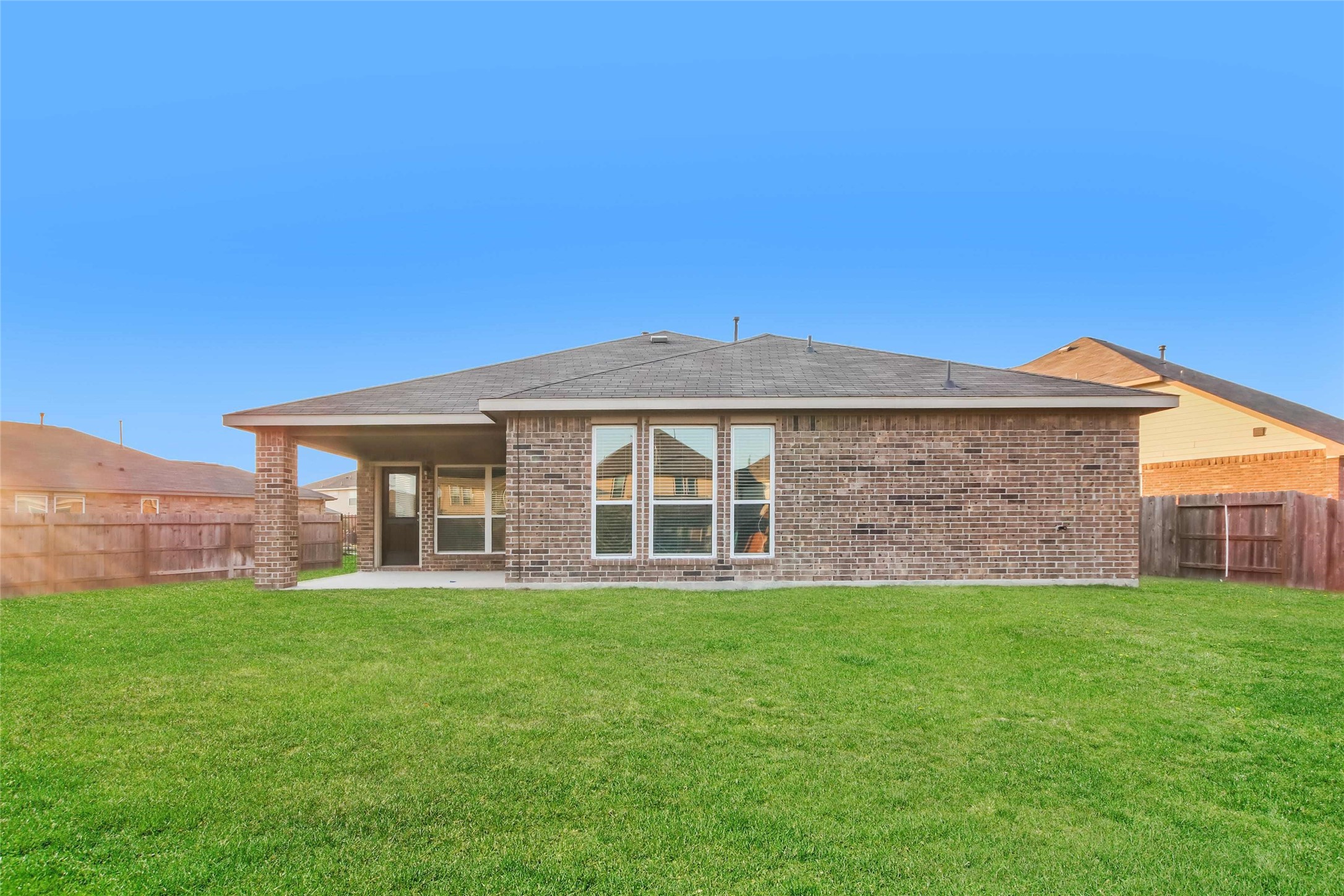 29651 Clover Shore Drive Property Photo 2