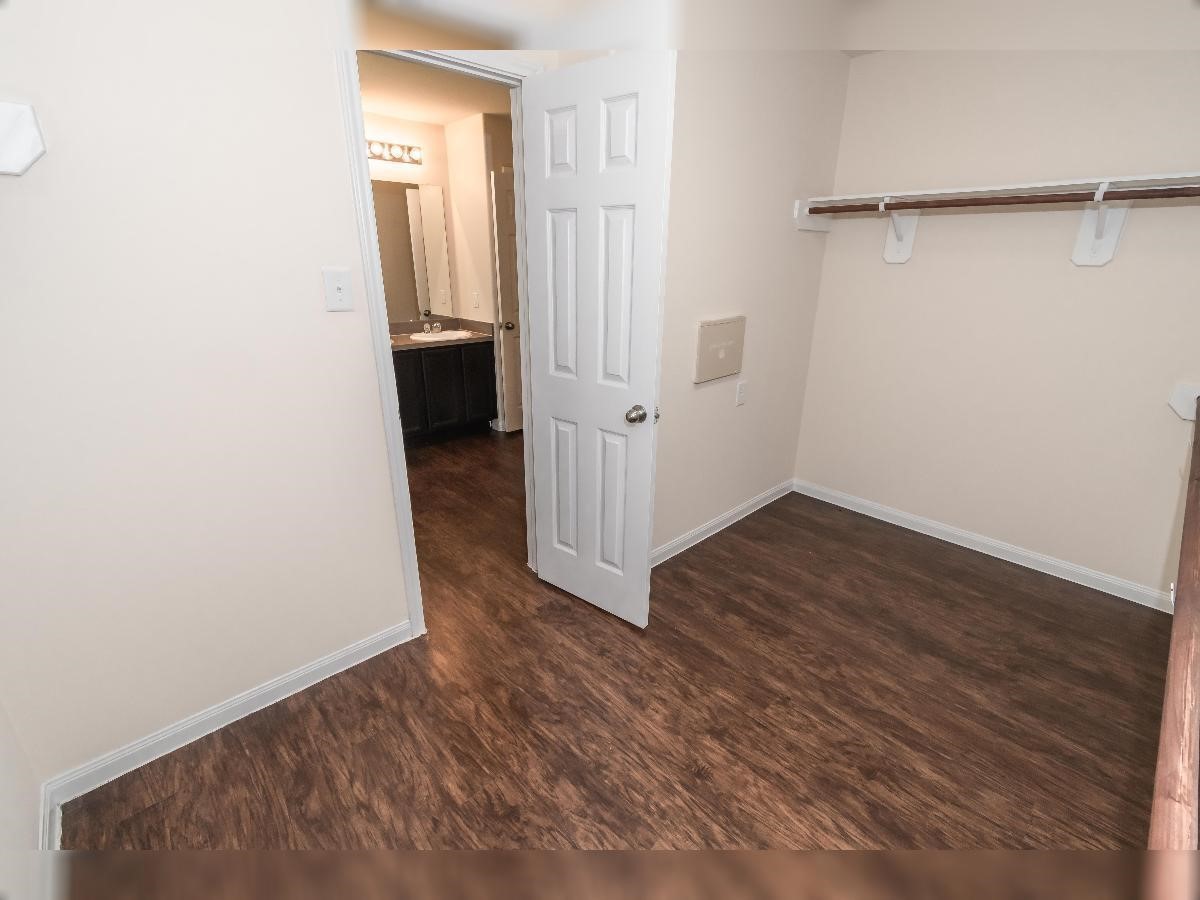 29651 Clover Shore Drive Property Photo 12