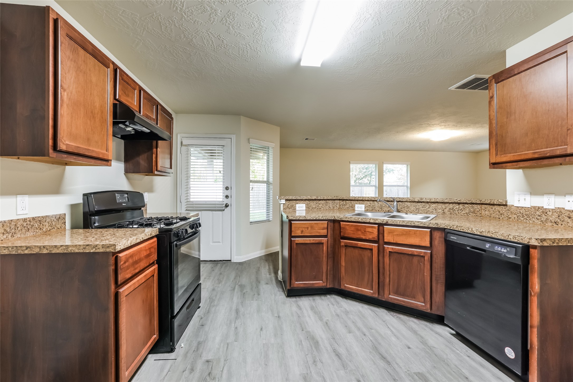 5310 Rio Ramos Street Property Photo 4
