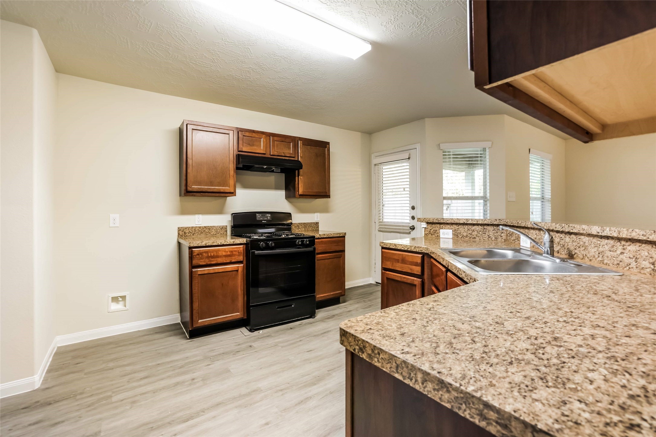 5310 Rio Ramos Street Property Photo 5