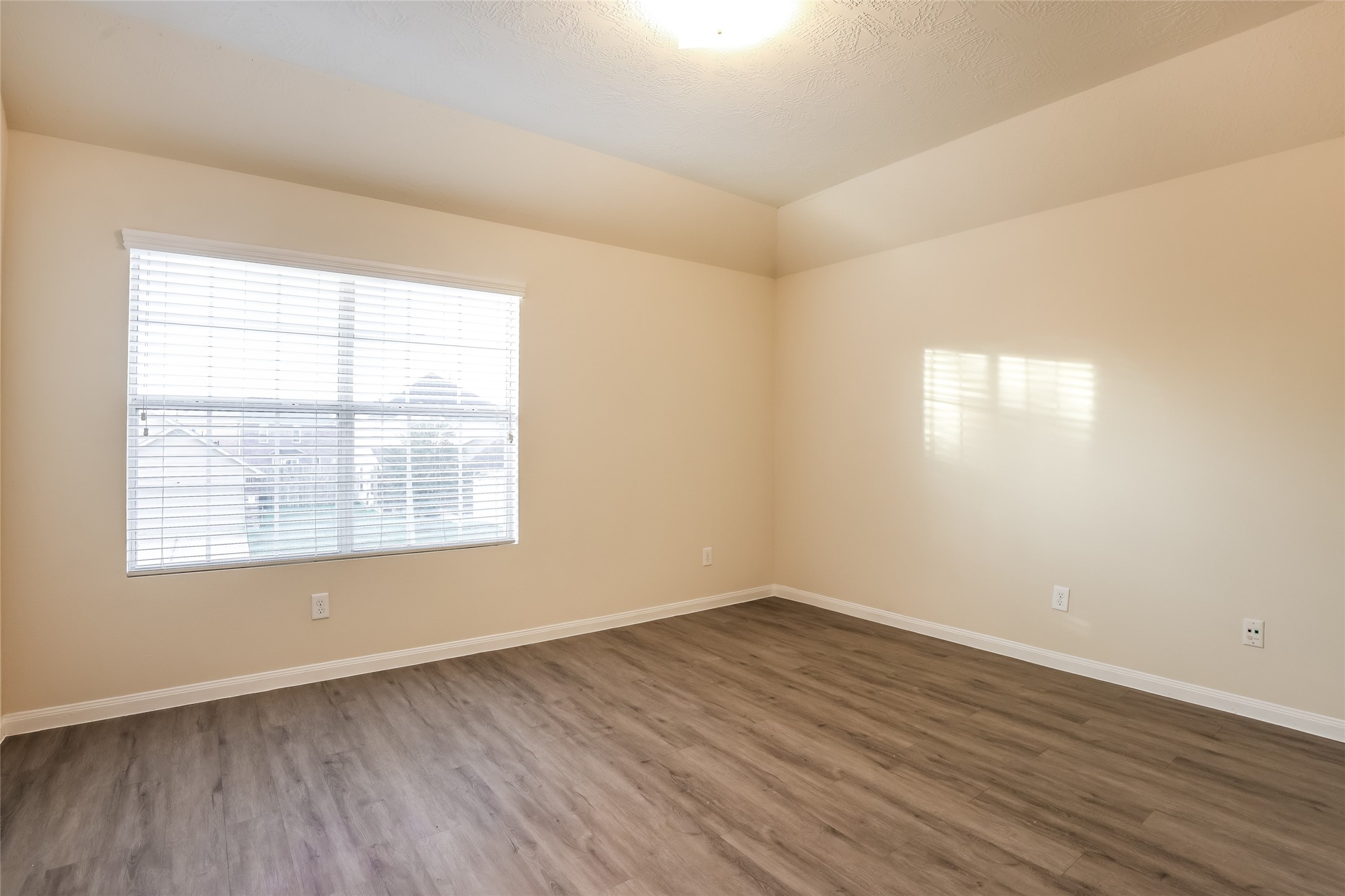 5310 Rio Ramos Street Property Photo 11
